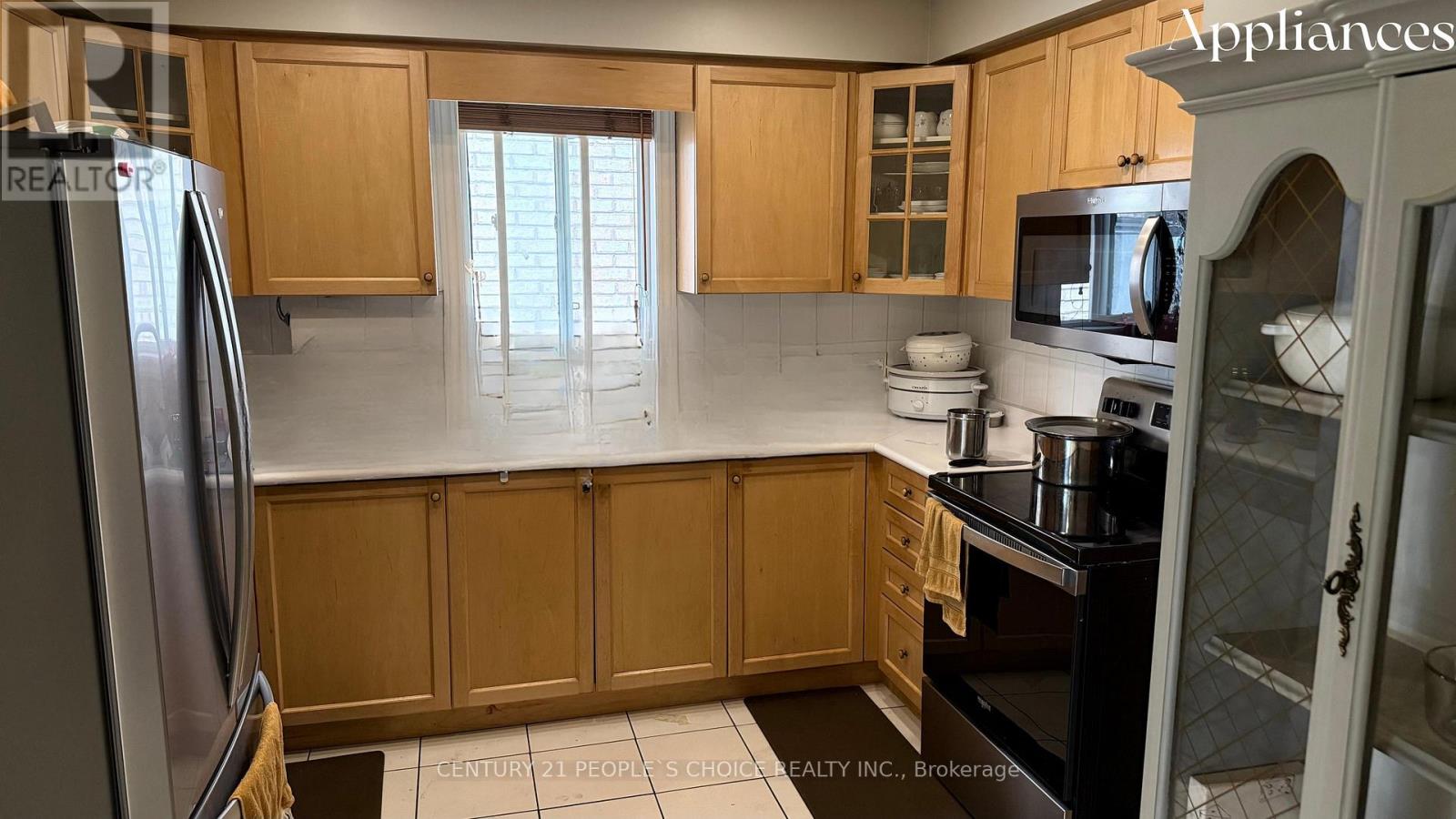 Upper - 3984 Mcdowell Drive, Mississauga, Ontario  L5M 6P4 - Photo 7 - W12198729