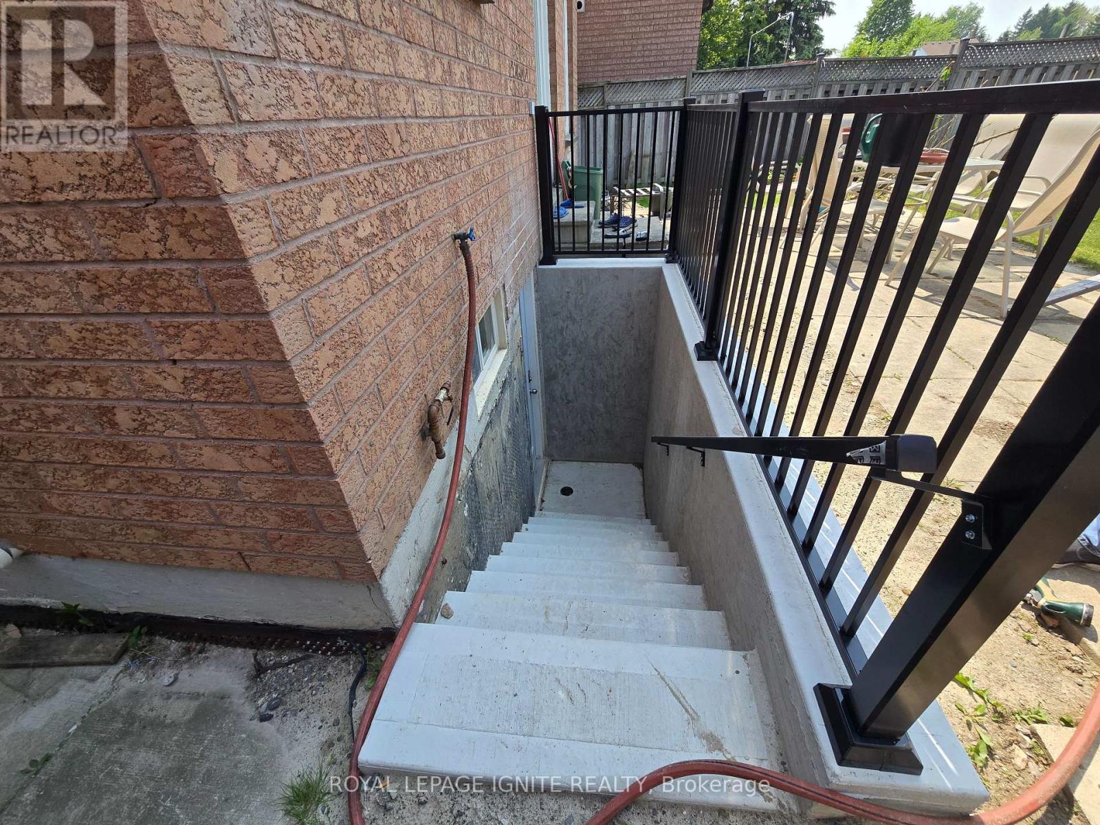 Bsmt - 262 Senator Street, Pickering, Ontario  L1V 6N2 - Photo 3 - E12211007