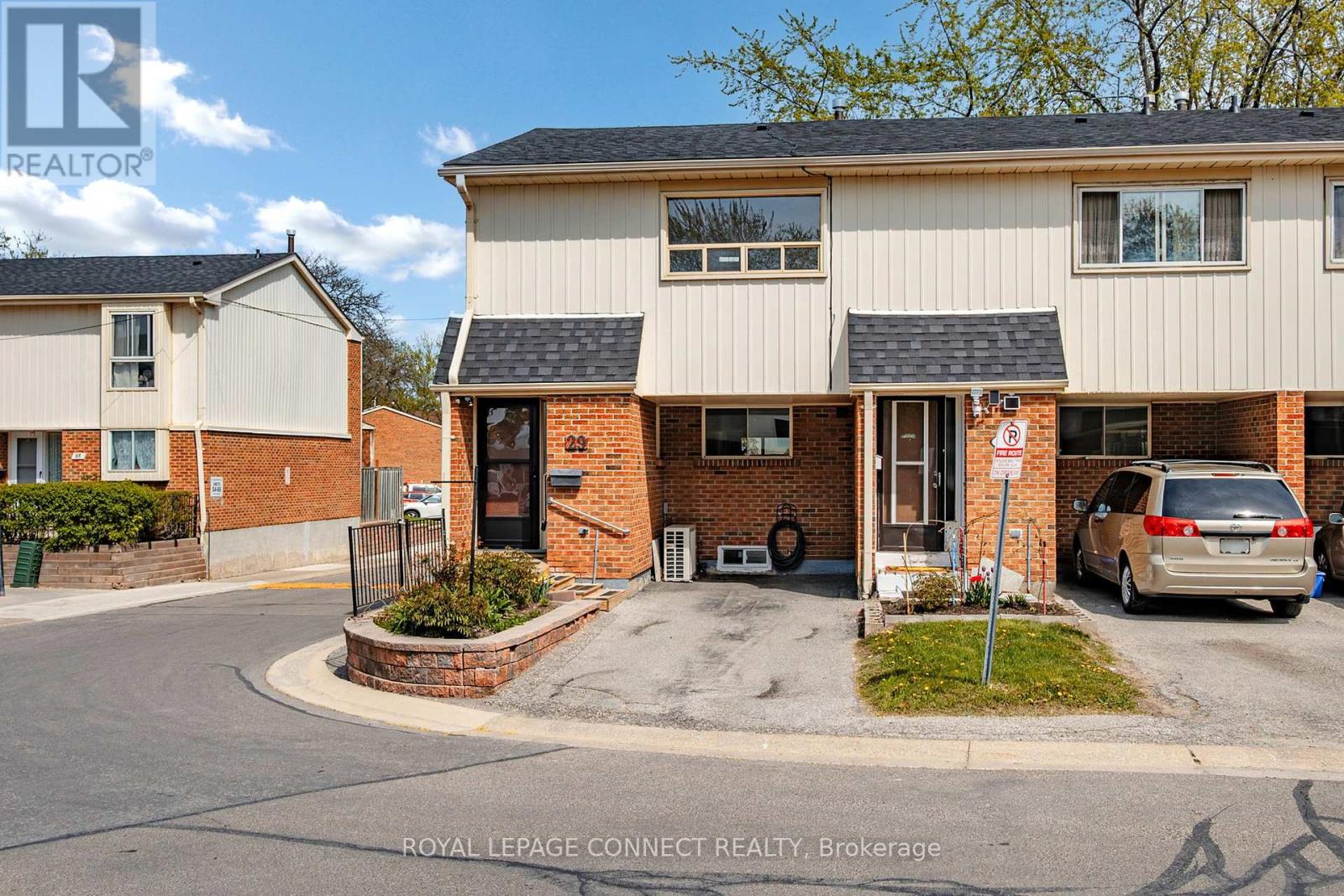 29 - 2451 Bridletowne Circle, Toronto (L'amoreaux), Ontario  M1W 2Y4 - Photo 3 - E12211037