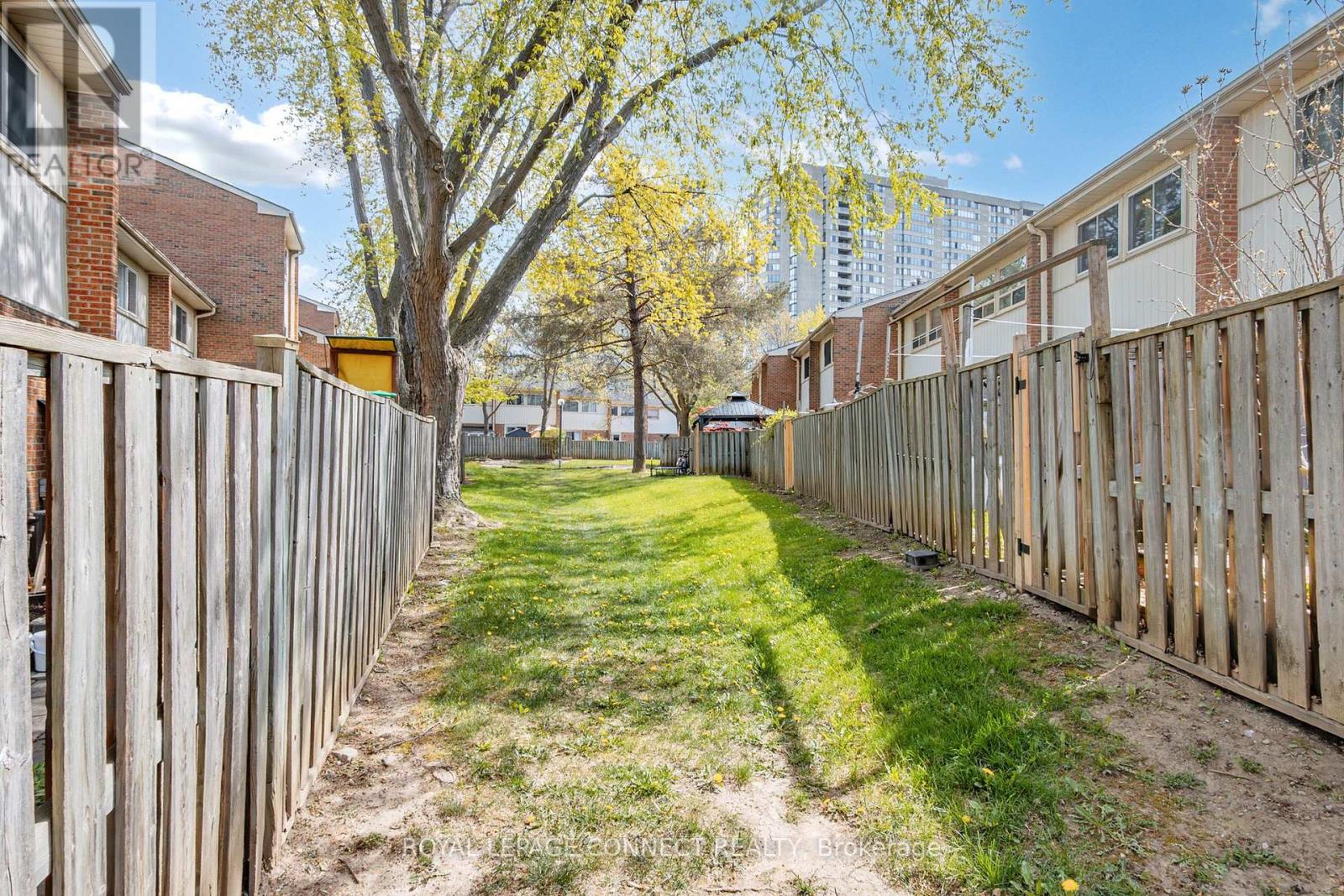 29 - 2451 Bridletowne Circle, Toronto (L'amoreaux), Ontario  M1W 2Y4 - Photo 50 - E12211037