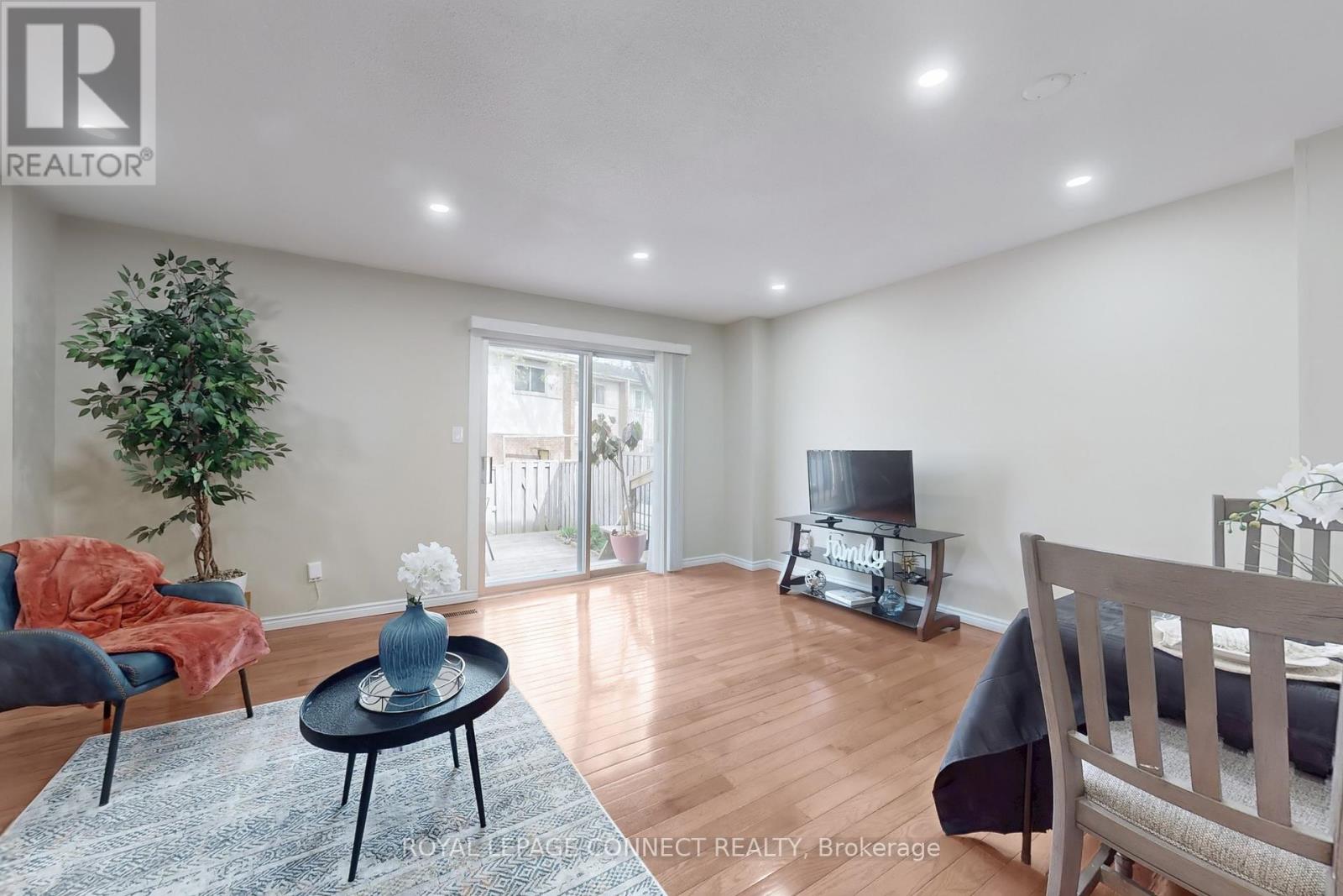 29 - 2451 Bridletowne Circle, Toronto (L'amoreaux), Ontario  M1W 2Y4 - Photo 8 - E12211037