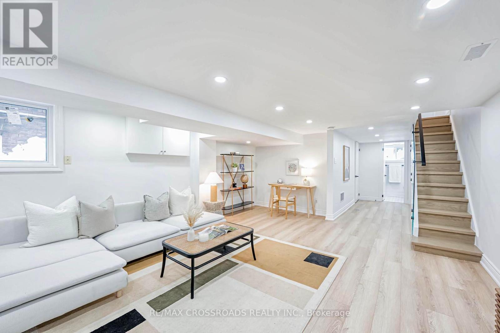 548 Glebeholme Boulevard, Toronto, Ontario  M4C 1V4 - Photo 31 - E12211063