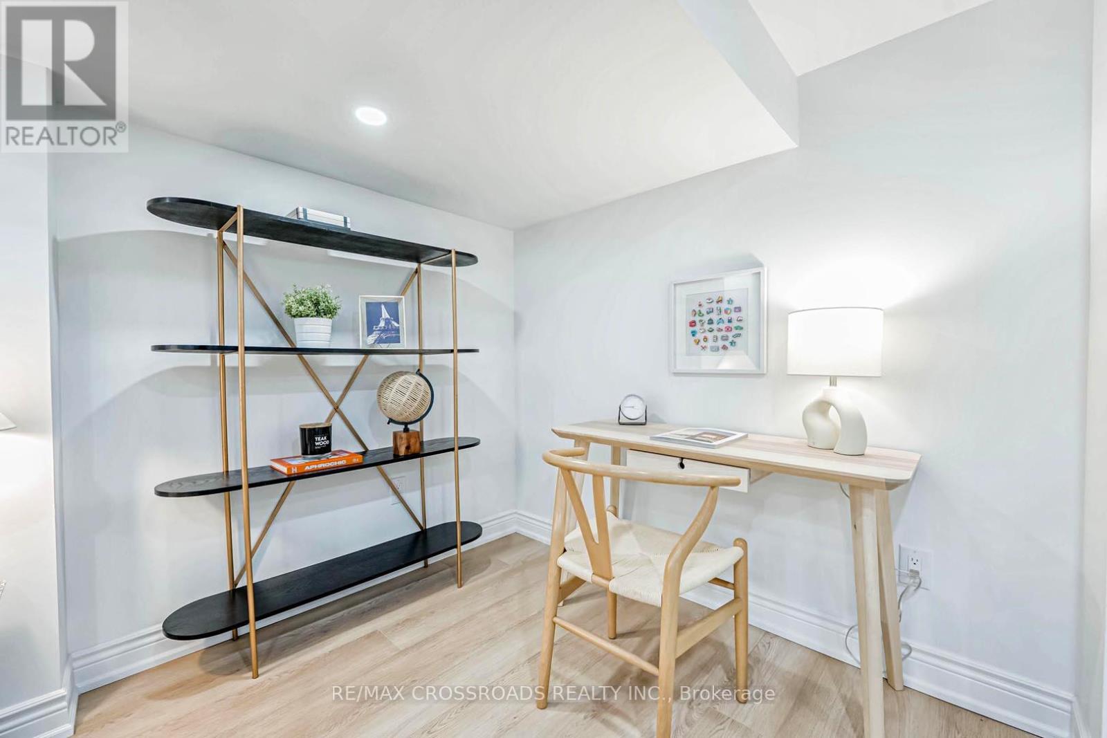 548 Glebeholme Boulevard, Toronto, Ontario  M4C 1V4 - Photo 32 - E12211063