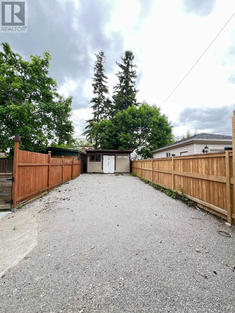 548 Glebeholme Boulevard, Toronto, Ontario  M4C 1V4 - Photo 36 - E12211063