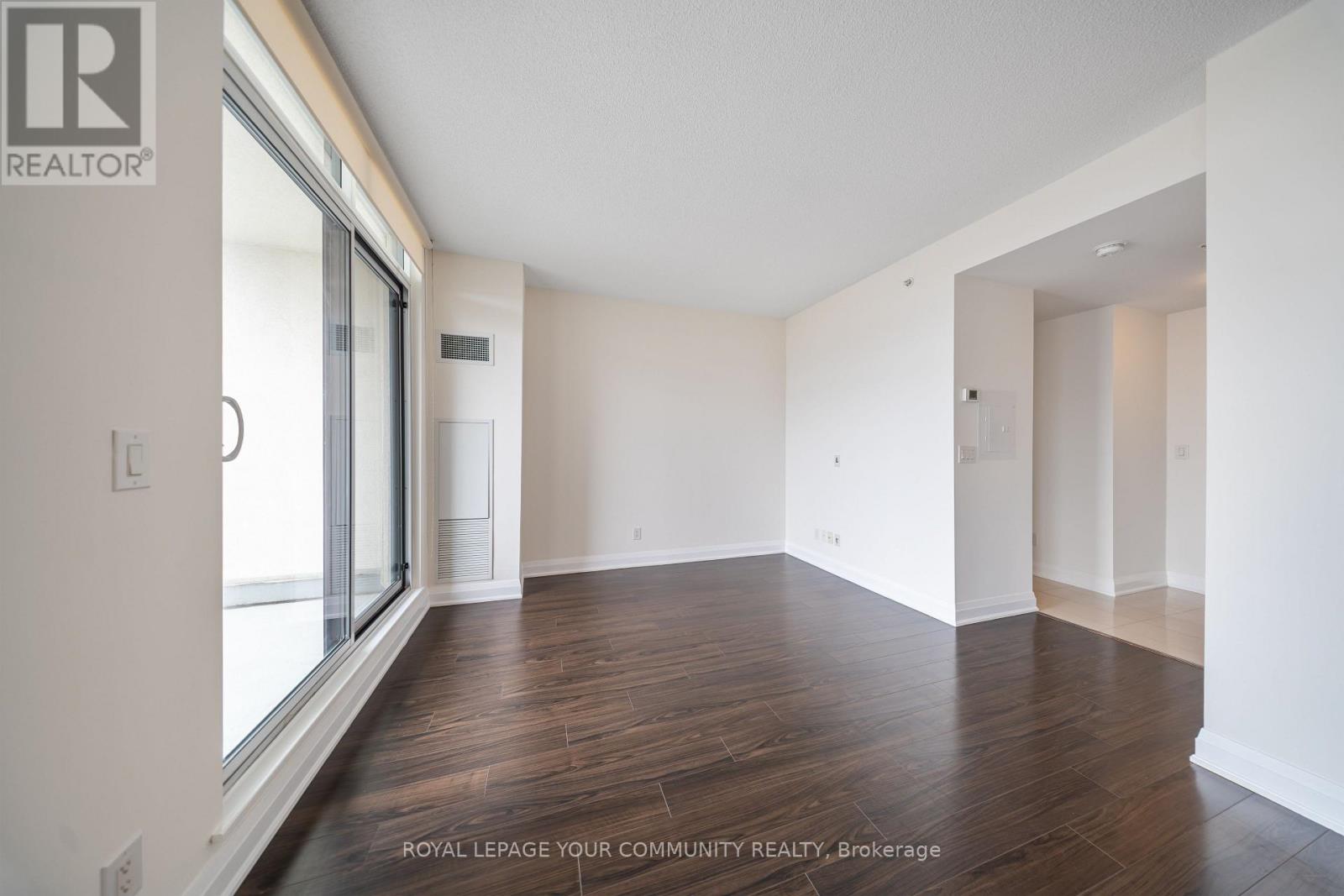 315 - 24 Woodstream Boulevard, Vaughan, Ontario  L4L 8C4 - Photo 10 - N12210640