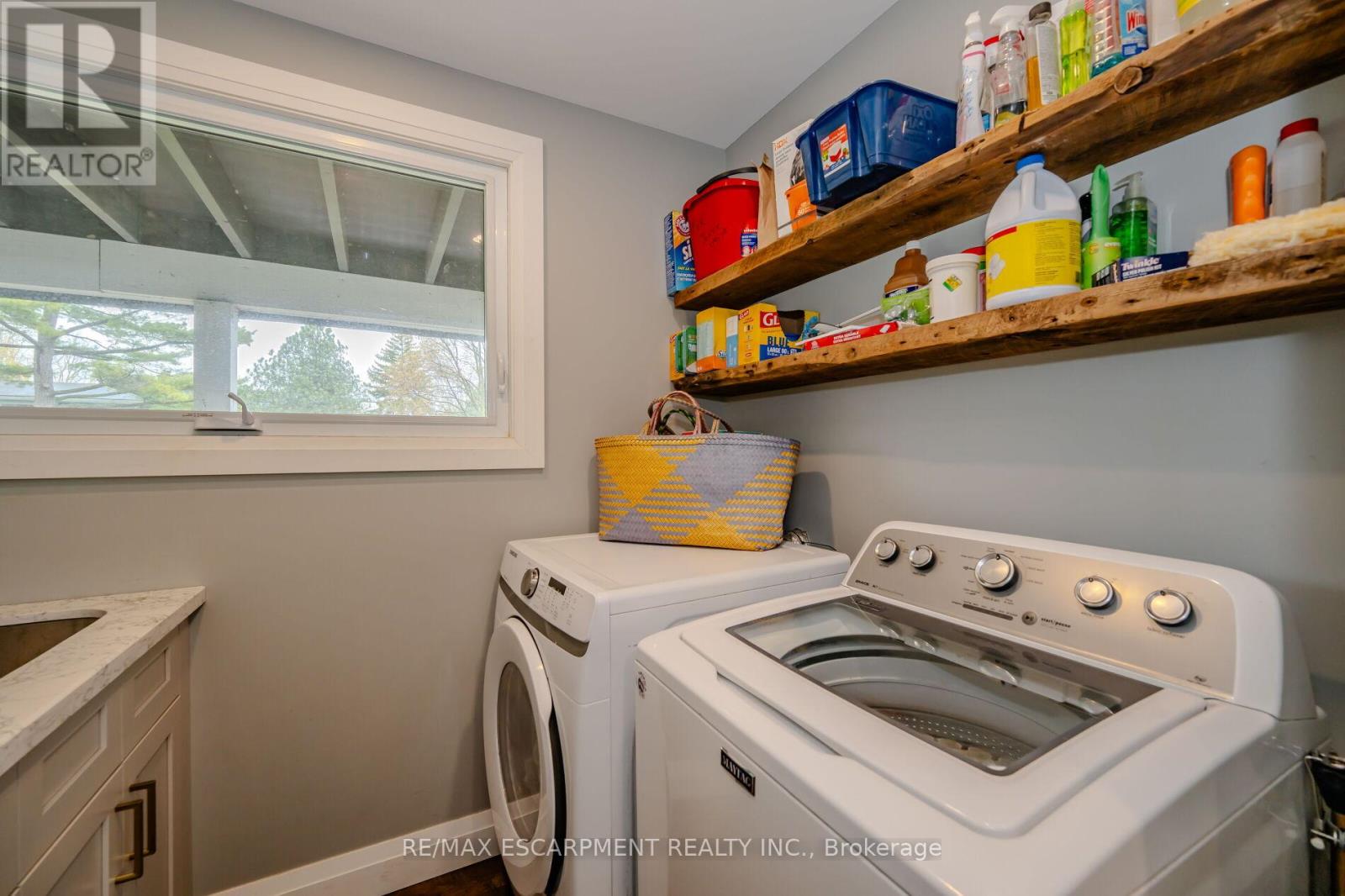 260 Linwood Crescent, Burlington, Ontario  L7L 4A1 - Photo 26 - W12210982
