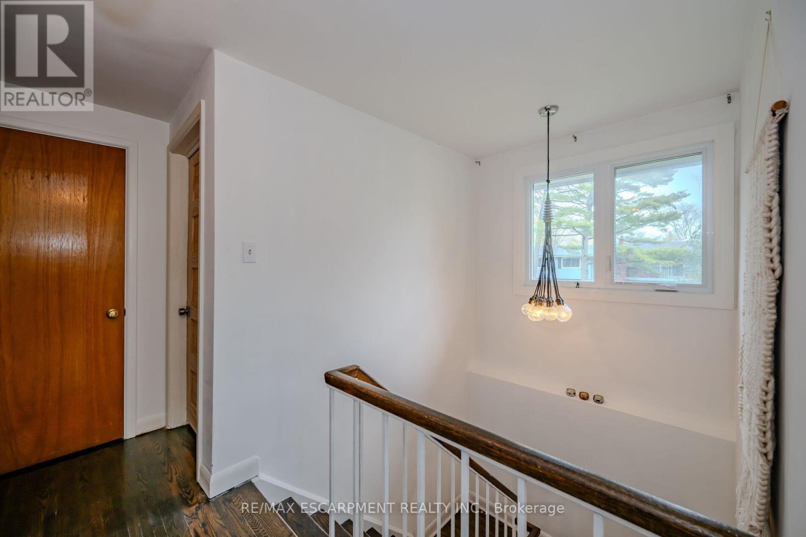 260 Linwood Crescent, Burlington, Ontario  L7L 4A1 - Photo 30 - W12210982
