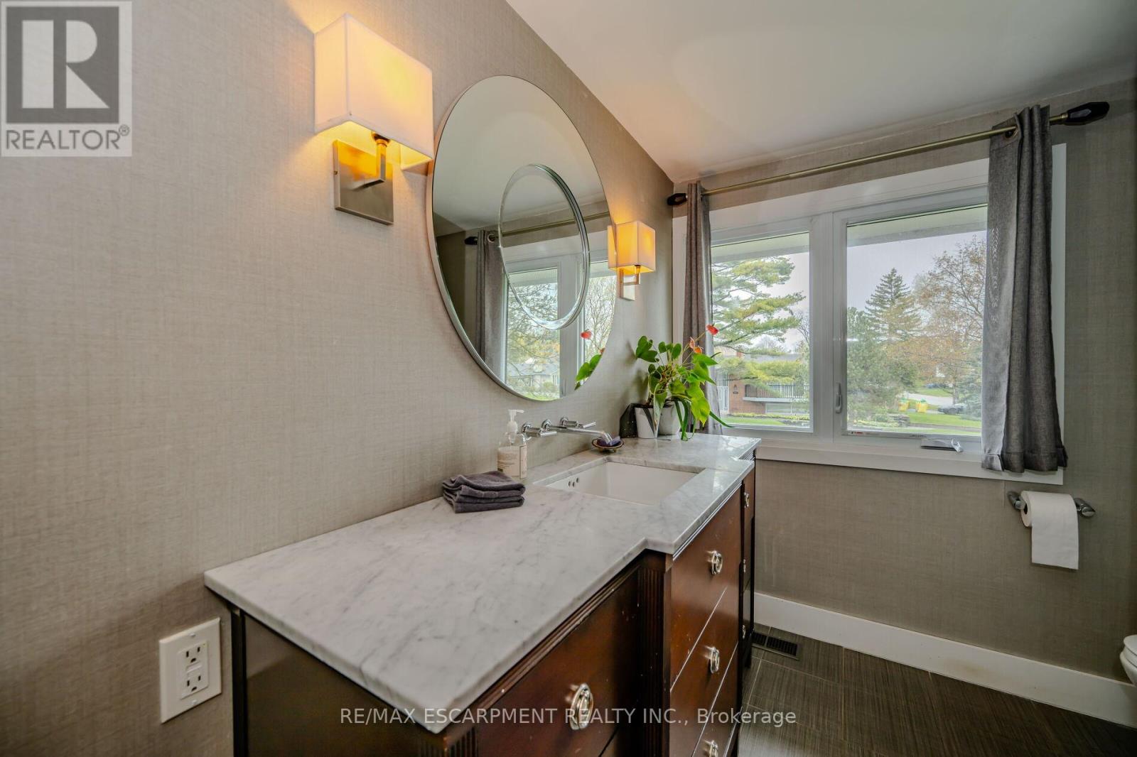 260 Linwood Crescent, Burlington, Ontario  L7L 4A1 - Photo 40 - W12210982