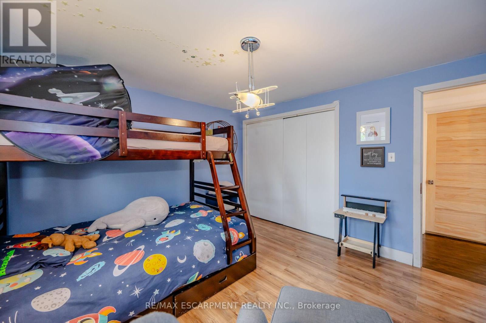 260 Linwood Crescent, Burlington, Ontario  L7L 4A1 - Photo 45 - W12210982