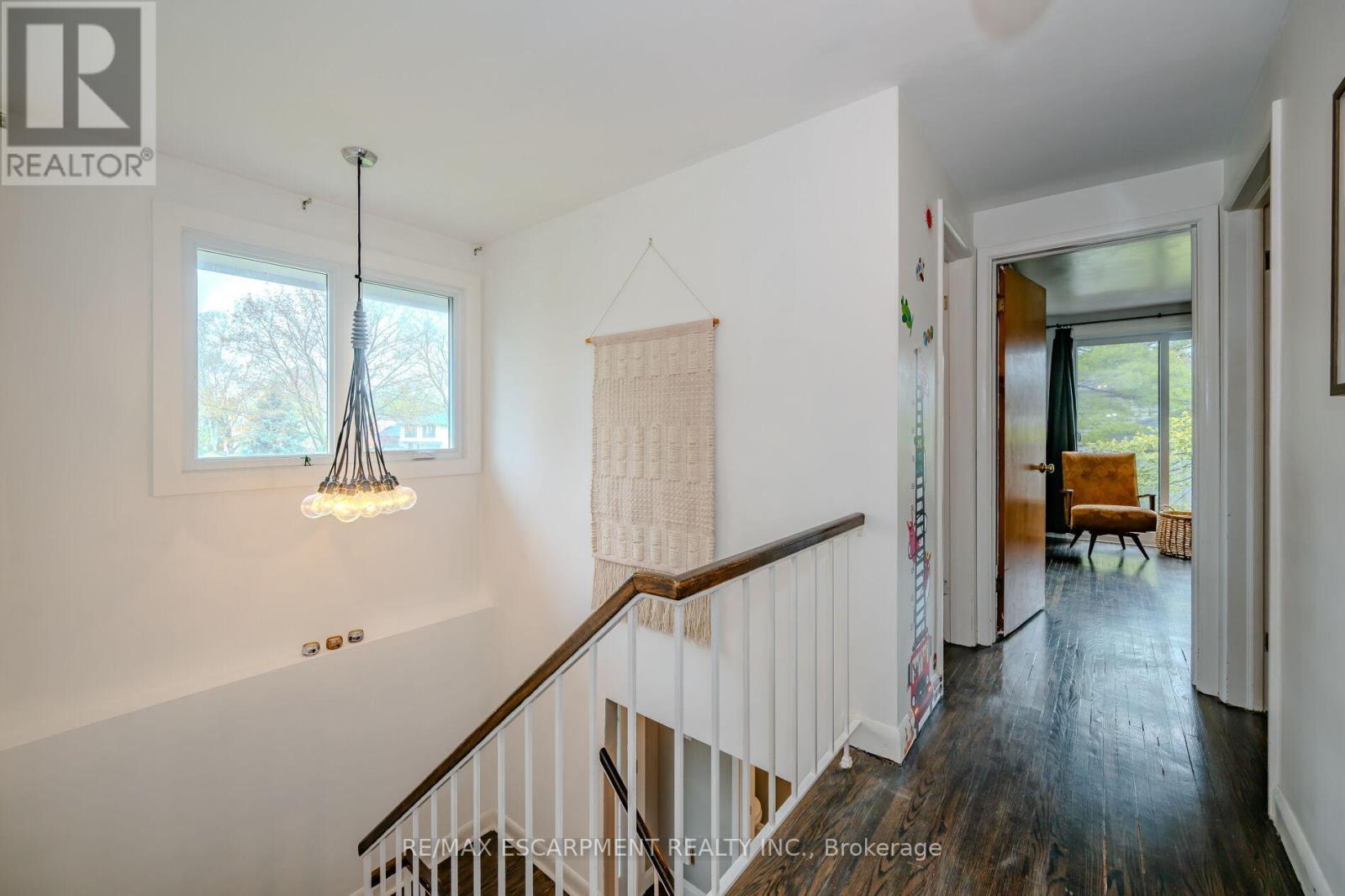 260 Linwood Crescent, Burlington, Ontario  L7L 4A1 - Photo 46 - W12210982
