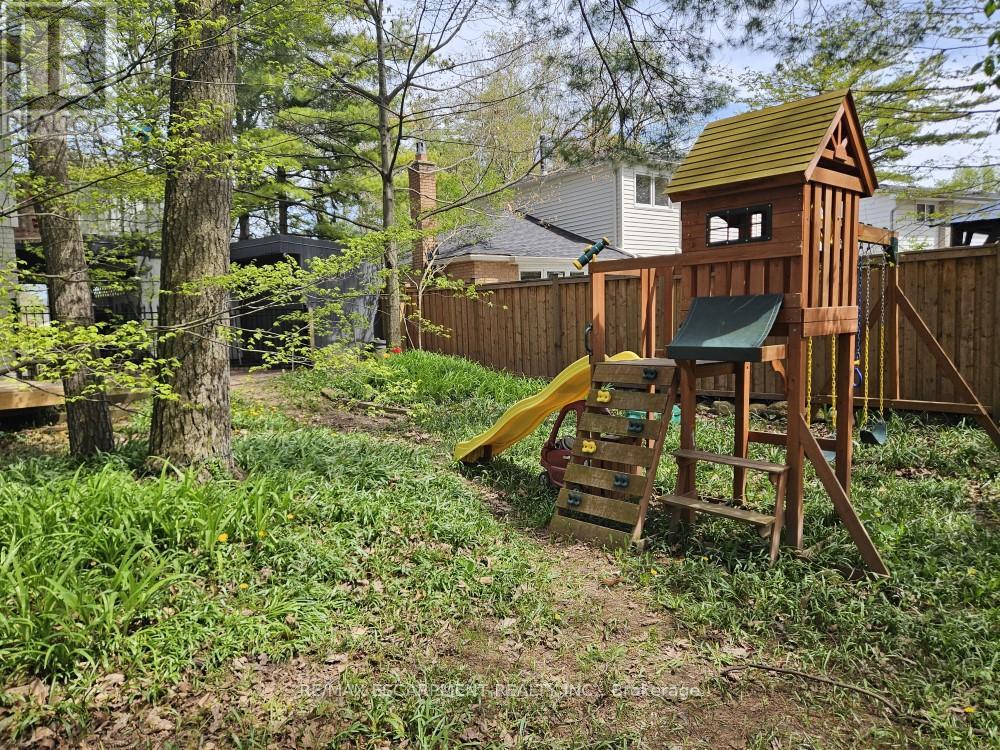 260 Linwood Crescent, Burlington, Ontario  L7L 4A1 - Photo 48 - W12210982