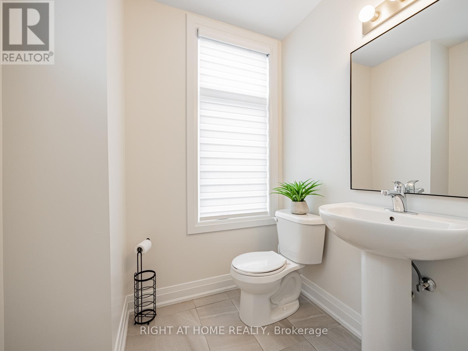 1800 Mitoff Place, Mississauga (Rathwood), Ontario  L4W 0E8 - Photo 13 - W12210983