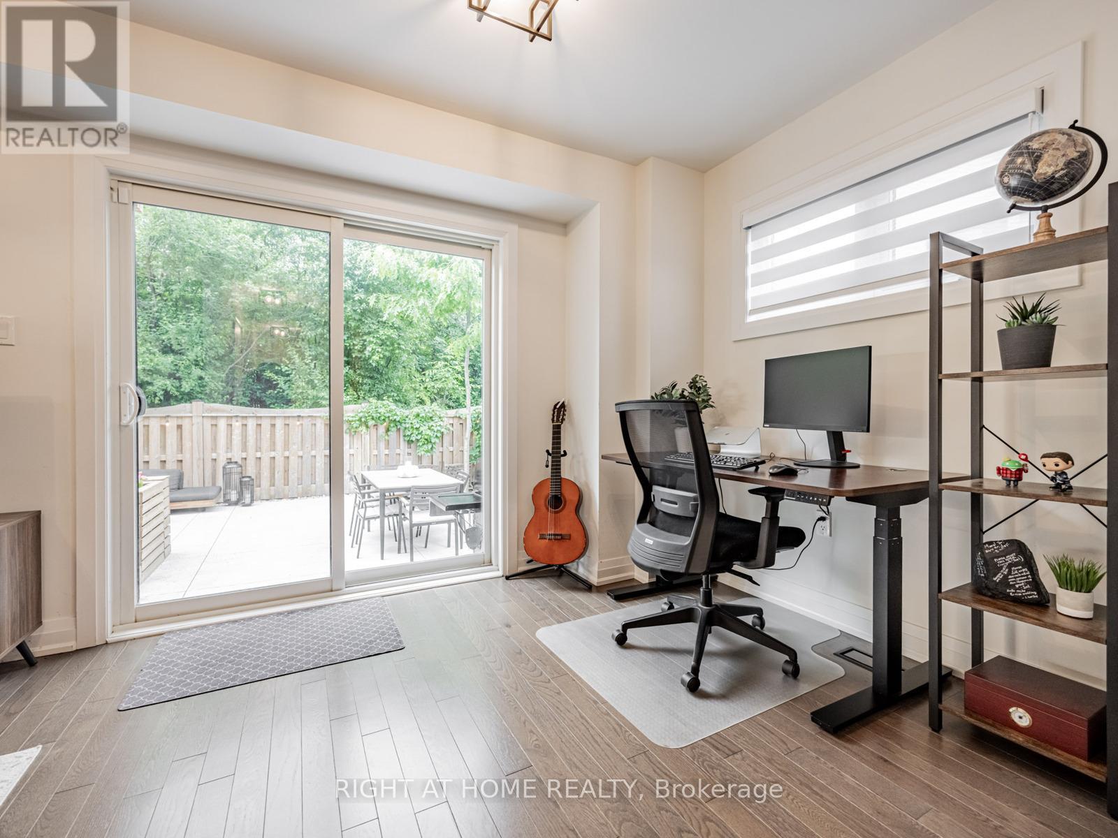 1800 Mitoff Place, Mississauga (Rathwood), Ontario  L4W 0E8 - Photo 15 - W12210983