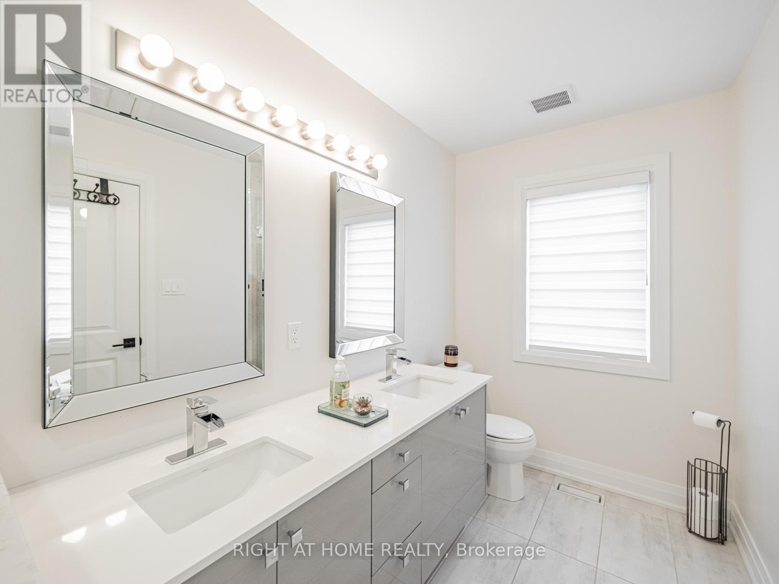 1800 Mitoff Place, Mississauga (Rathwood), Ontario  L4W 0E8 - Photo 19 - W12210983