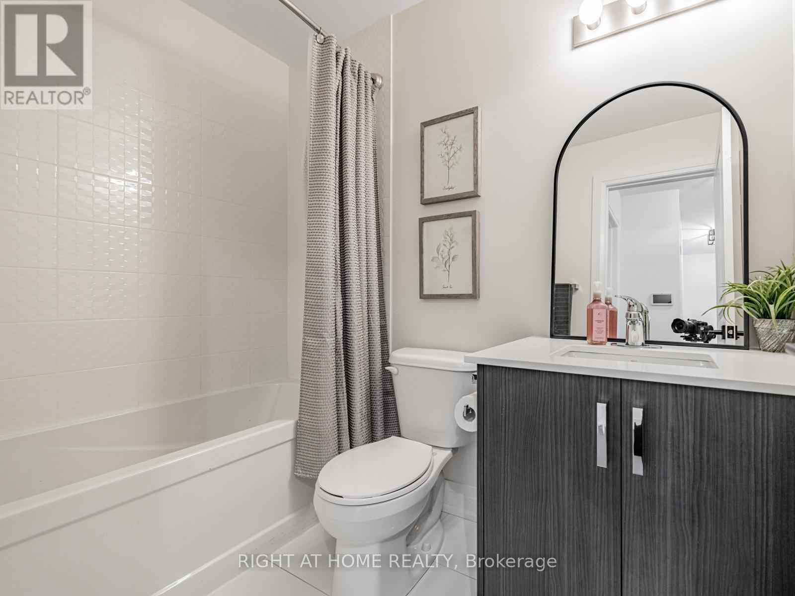 1800 Mitoff Place, Mississauga (Rathwood), Ontario  L4W 0E8 - Photo 23 - W12210983