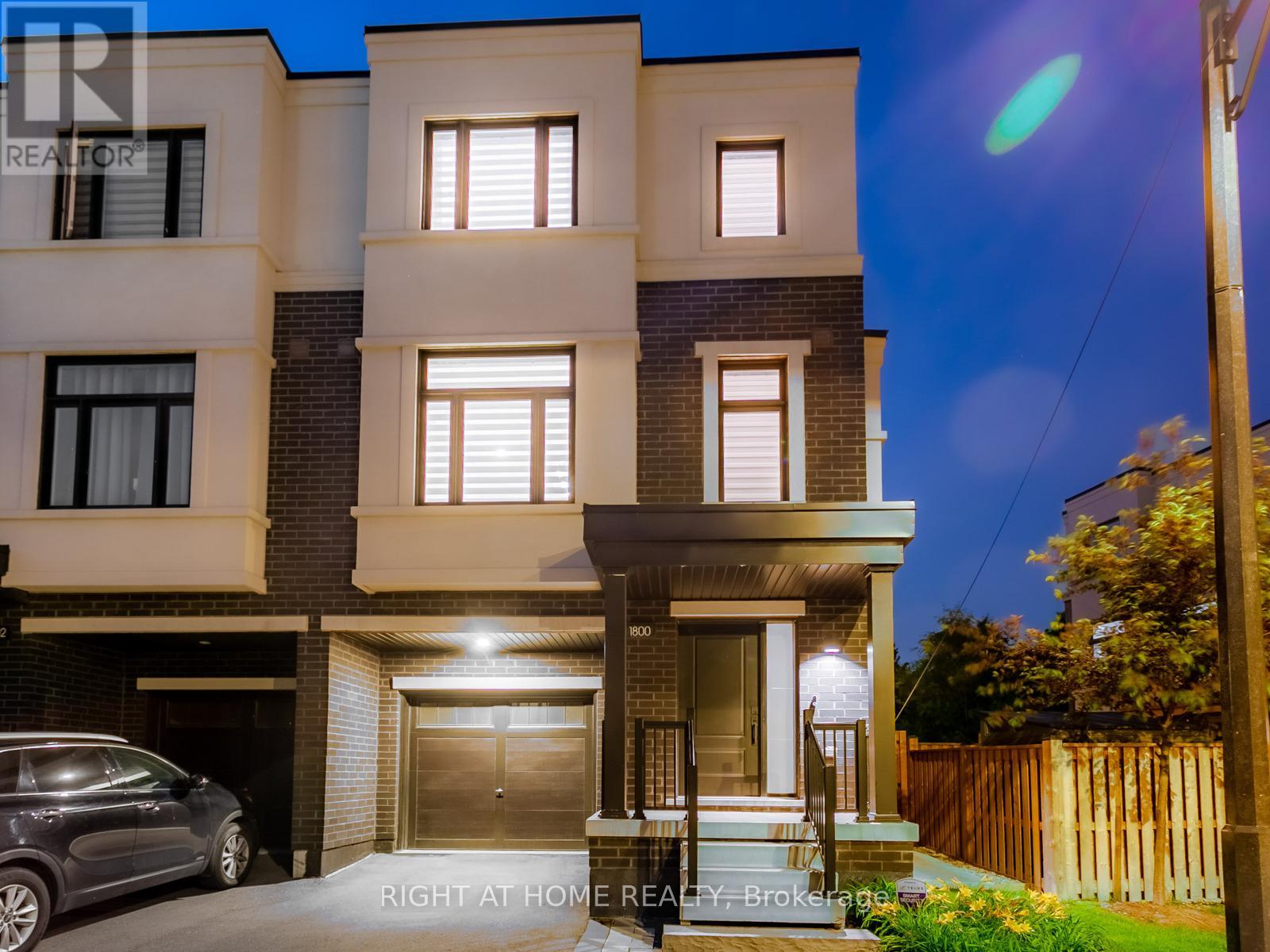 1800 Mitoff Place, Mississauga (Rathwood), Ontario  L4W 0E8 - Photo 3 - W12210983