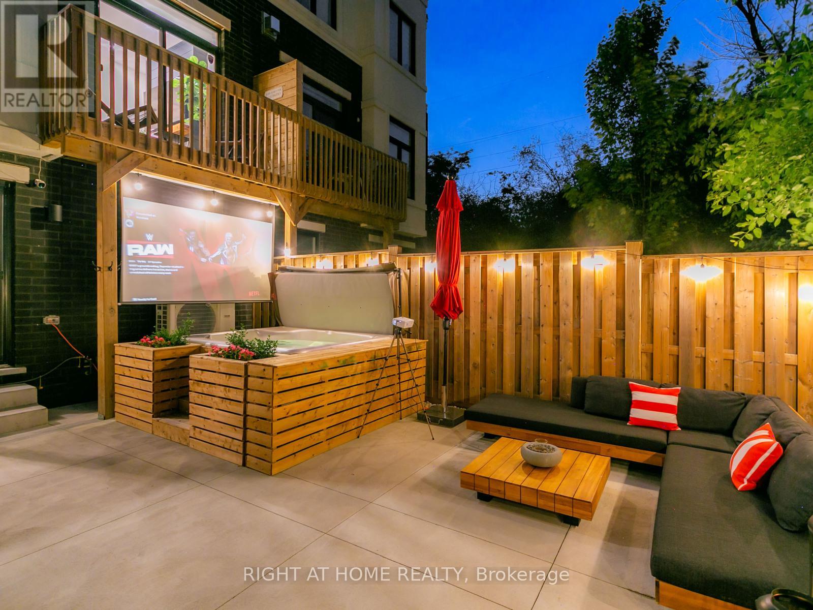 1800 Mitoff Place, Mississauga (Rathwood), Ontario  L4W 0E8 - Photo 30 - W12210983