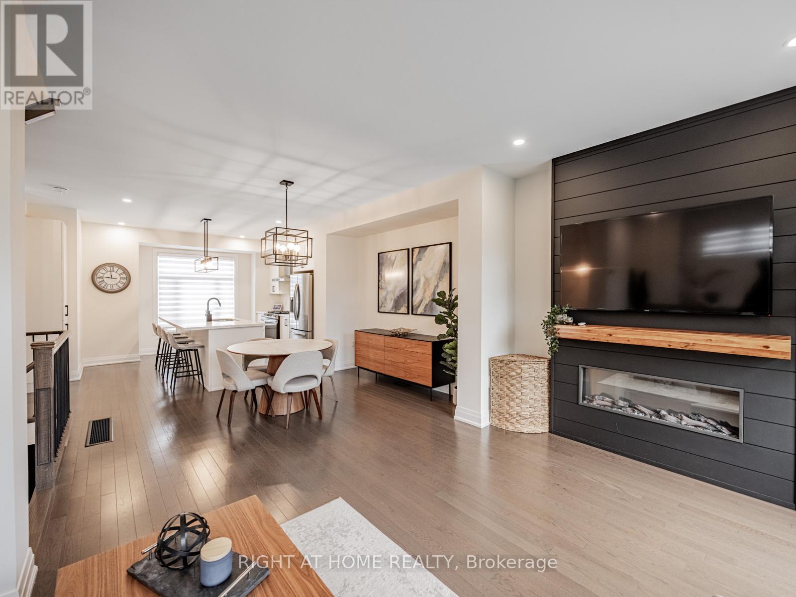 1800 Mitoff Place, Mississauga (Rathwood), Ontario  L4W 0E8 - Photo 6 - W12210983