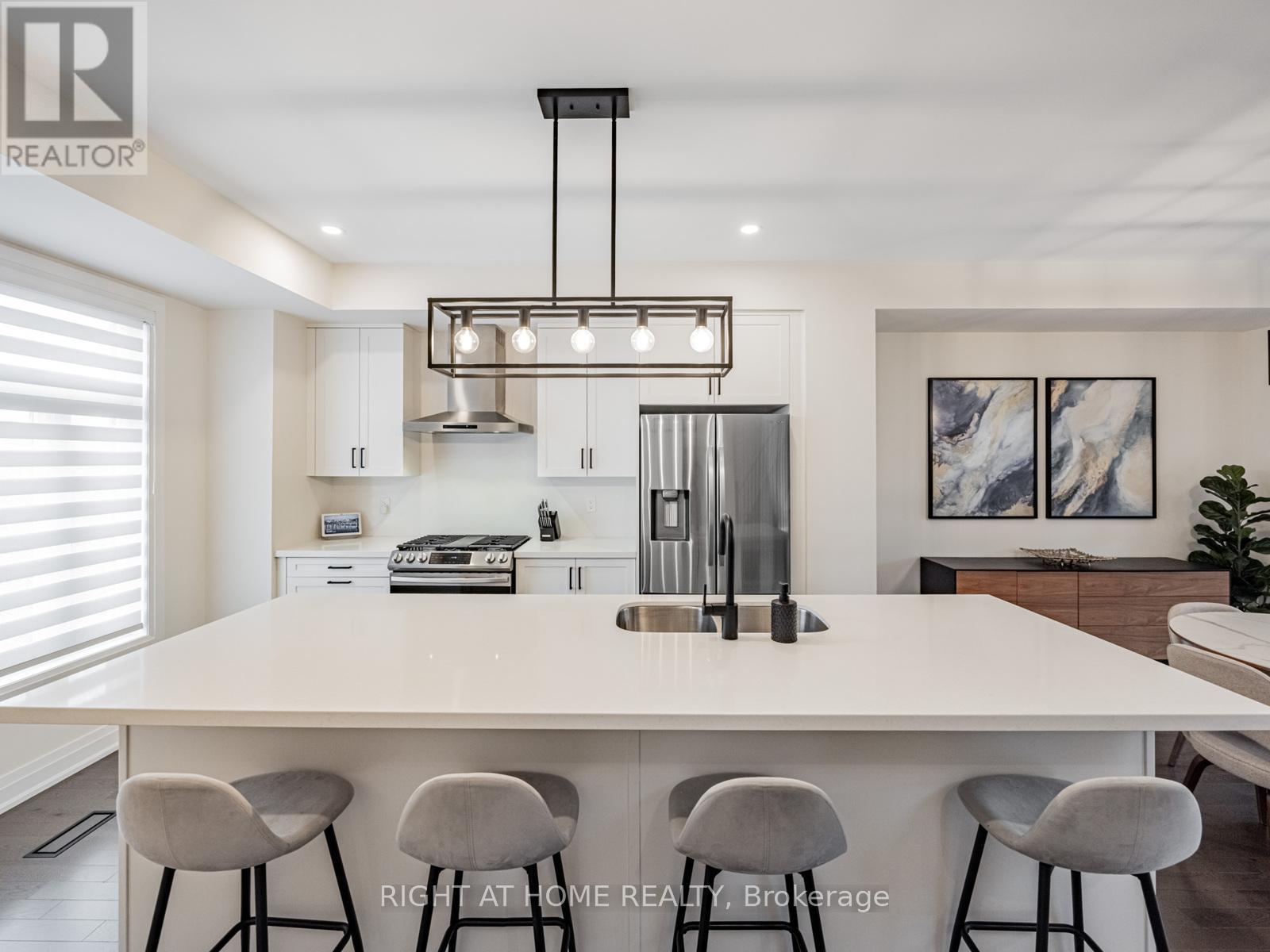 1800 Mitoff Place, Mississauga (Rathwood), Ontario  L4W 0E8 - Photo 8 - W12210983
