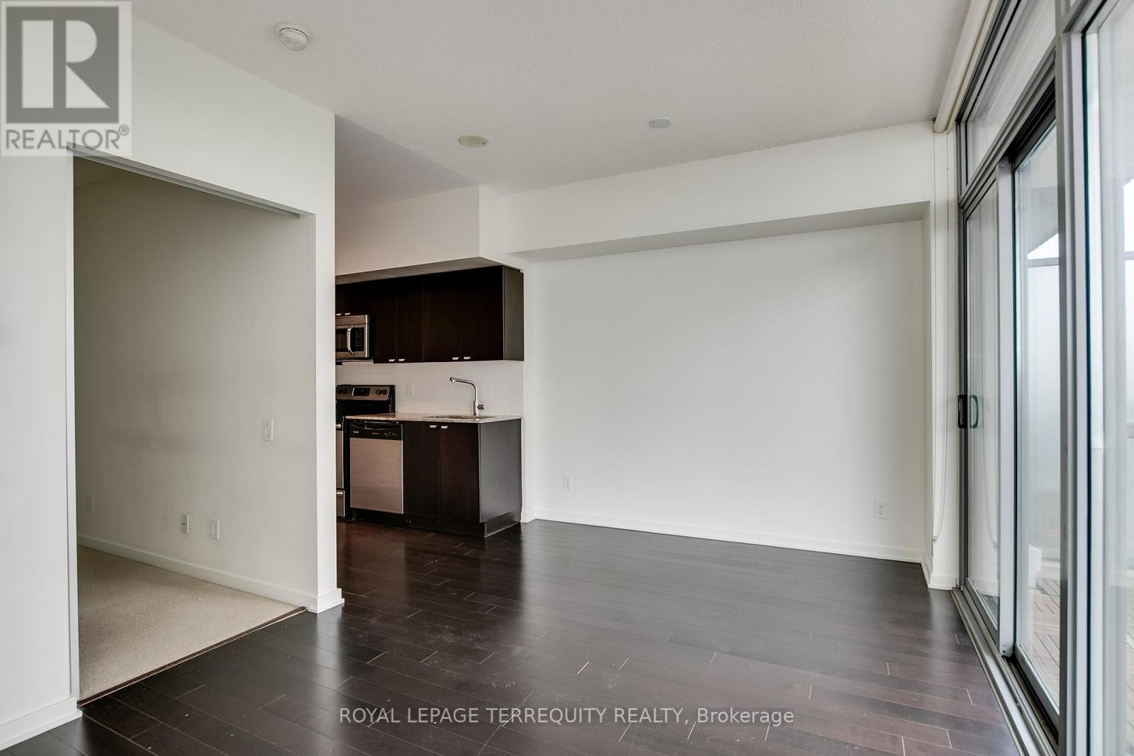 513 - 105 The Queensway, Toronto, Ontario  M6S 5B5 - Photo 8 - W12210987