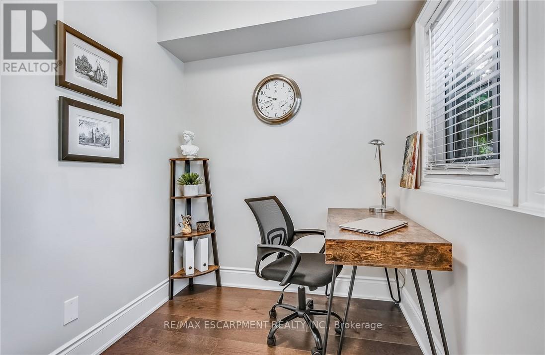 41 Twenty Ninth Street, Toronto, Ontario  M8V 3E2 - Photo 4 - W12210996