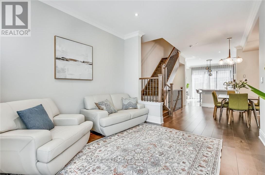 41 Twenty Ninth Street, Toronto, Ontario  M8V 3E2 - Photo 9 - W12210996
