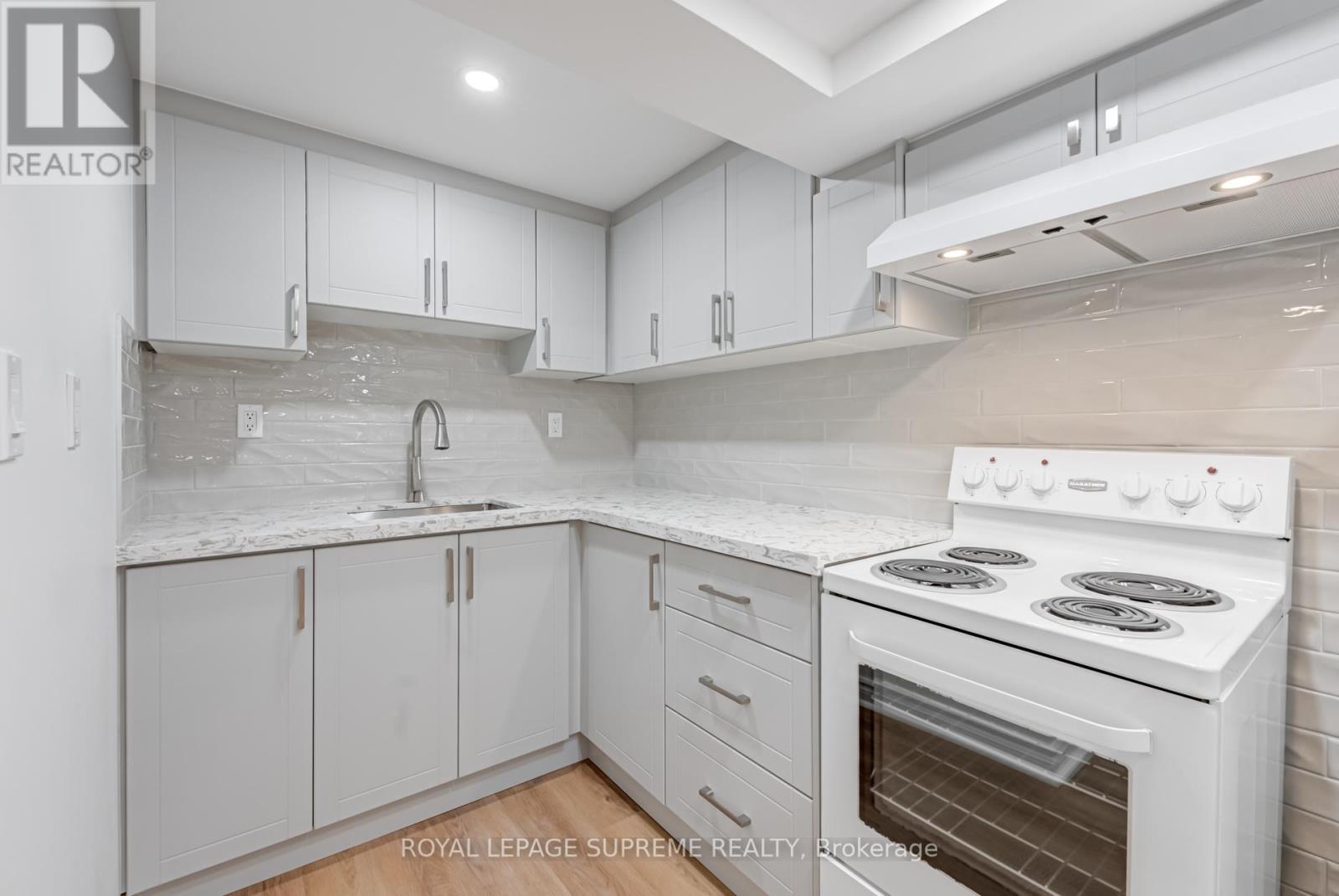 Bsmt - 11 Earlscourt Avenue, Toronto, Ontario  M6E 4A7 - Photo 6 - W12211008