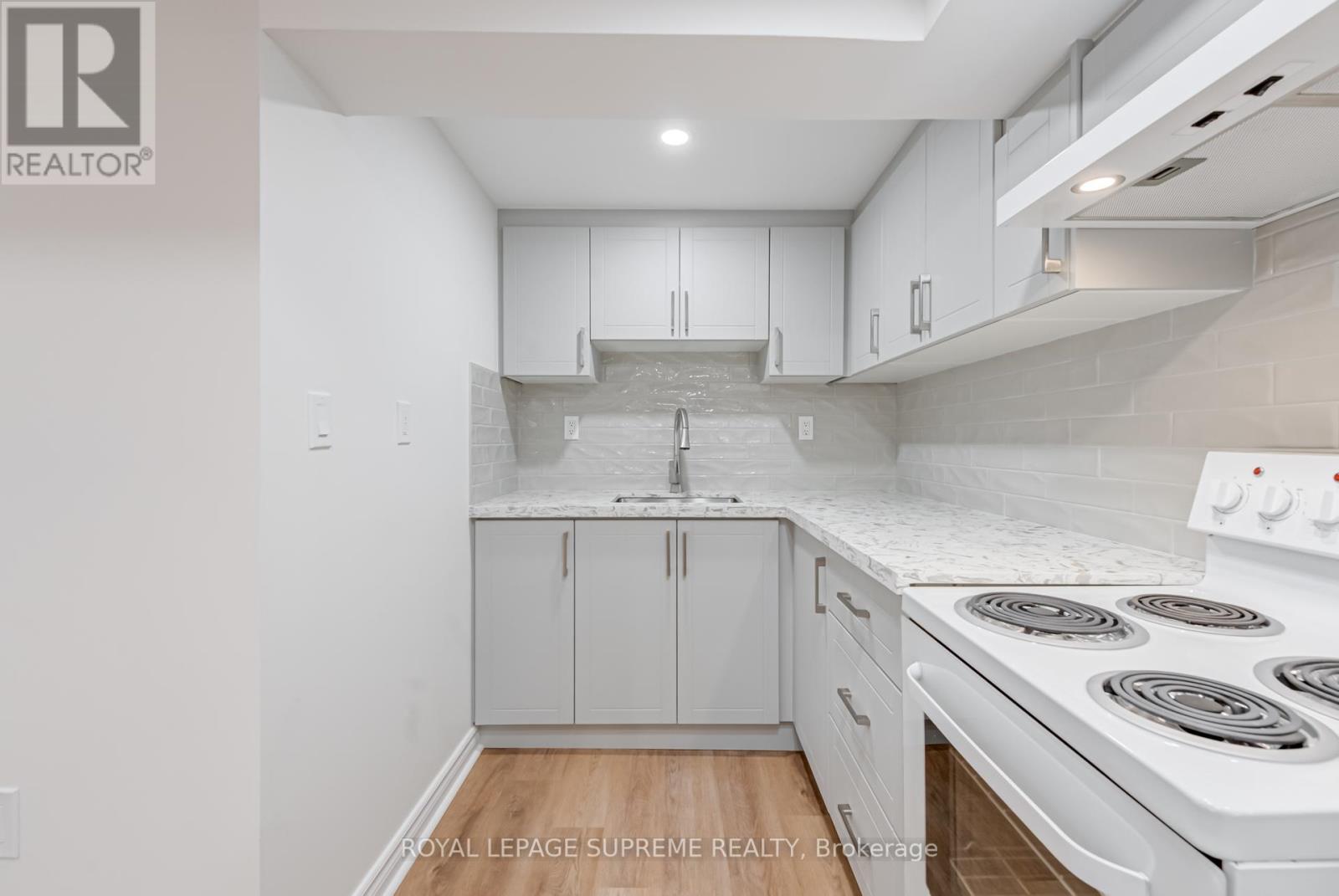 Bsmt - 11 Earlscourt Avenue, Toronto, Ontario  M6E 4A7 - Photo 7 - W12211008