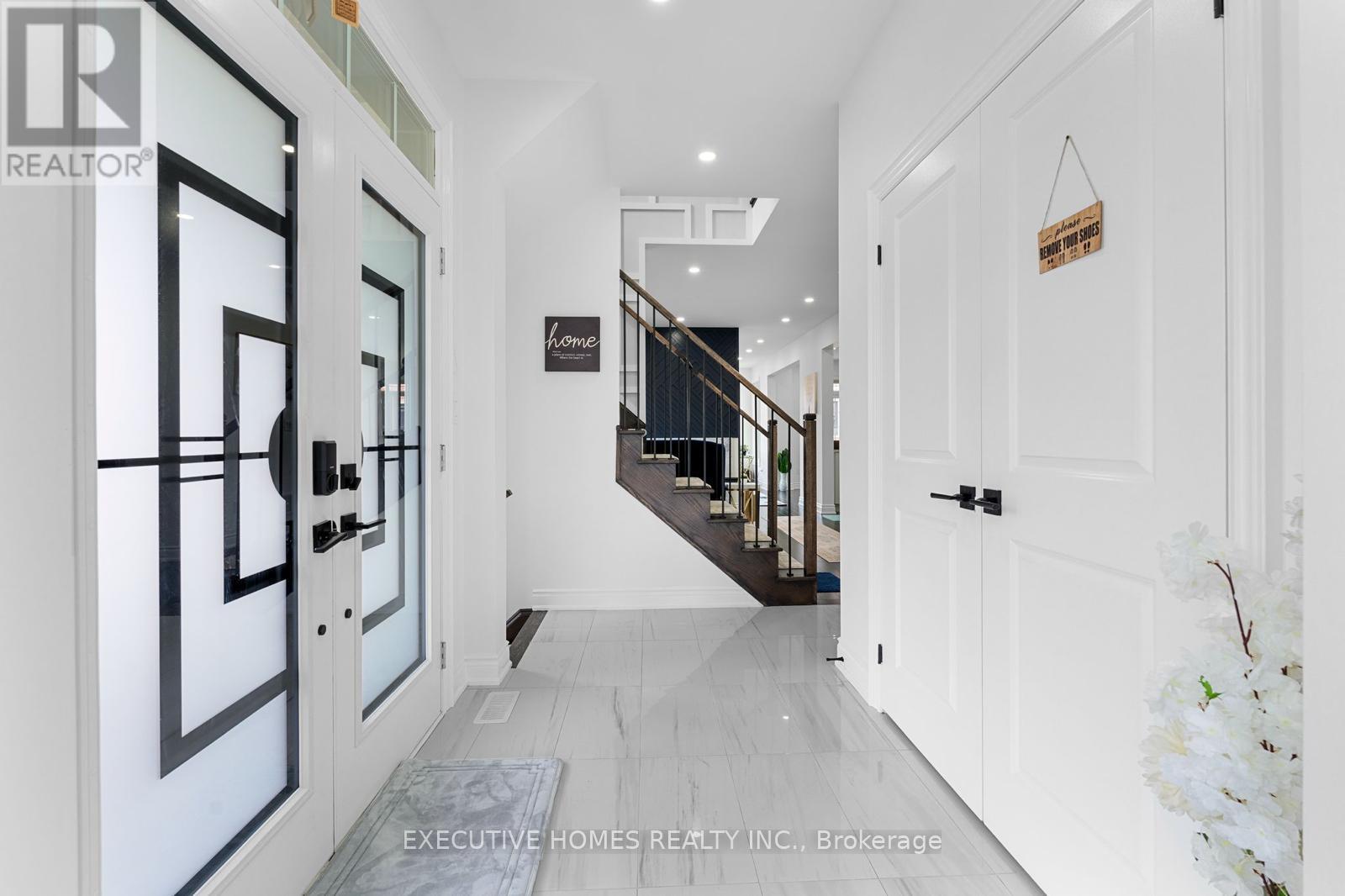 25 Ixworth Circle, Brampton (Bram West), Ontario  L6Y 6J8 - Photo 11 - W12211030