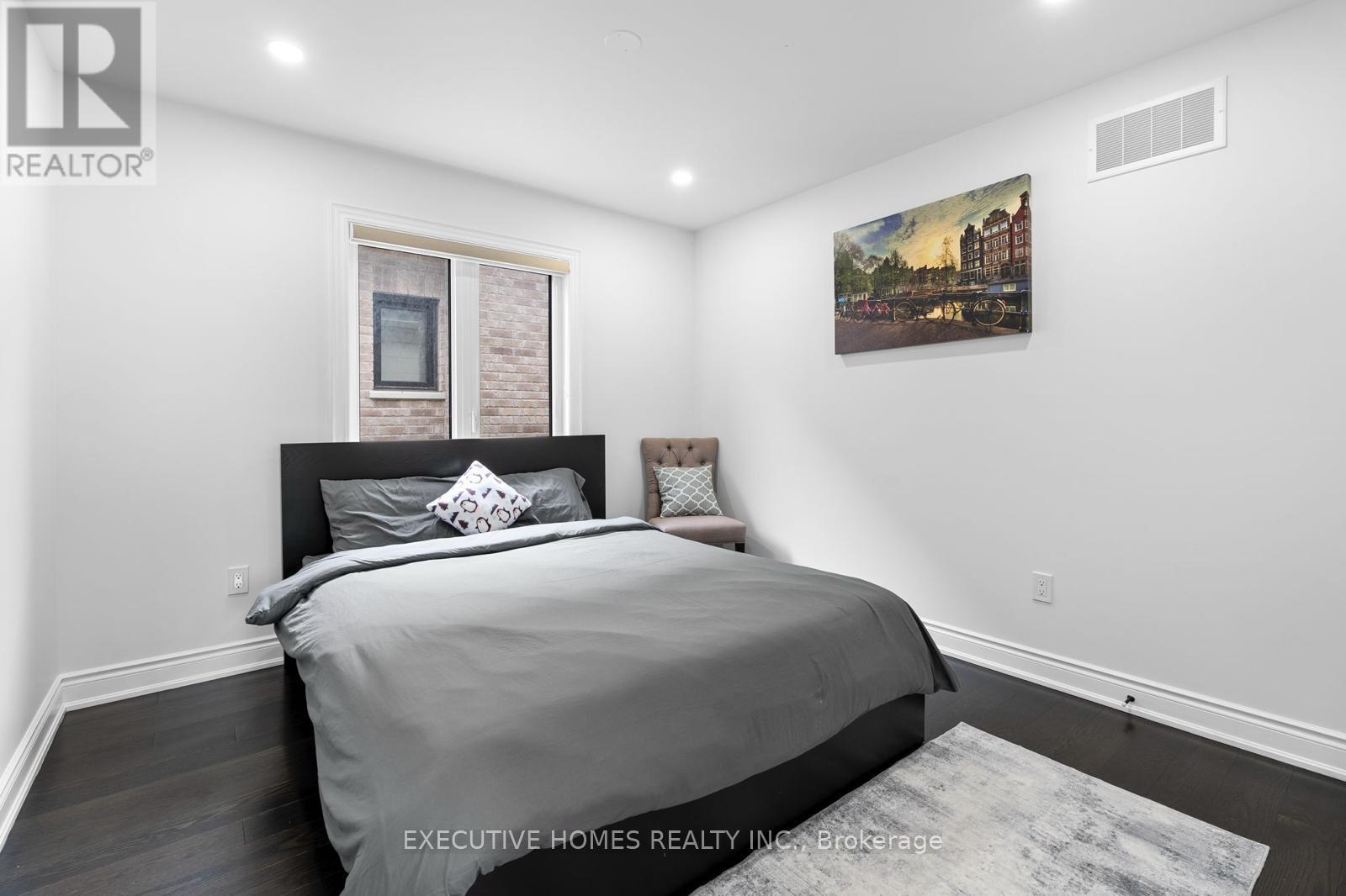 25 Ixworth Circle, Brampton (Bram West), Ontario  L6Y 6J8 - Photo 34 - W12211030