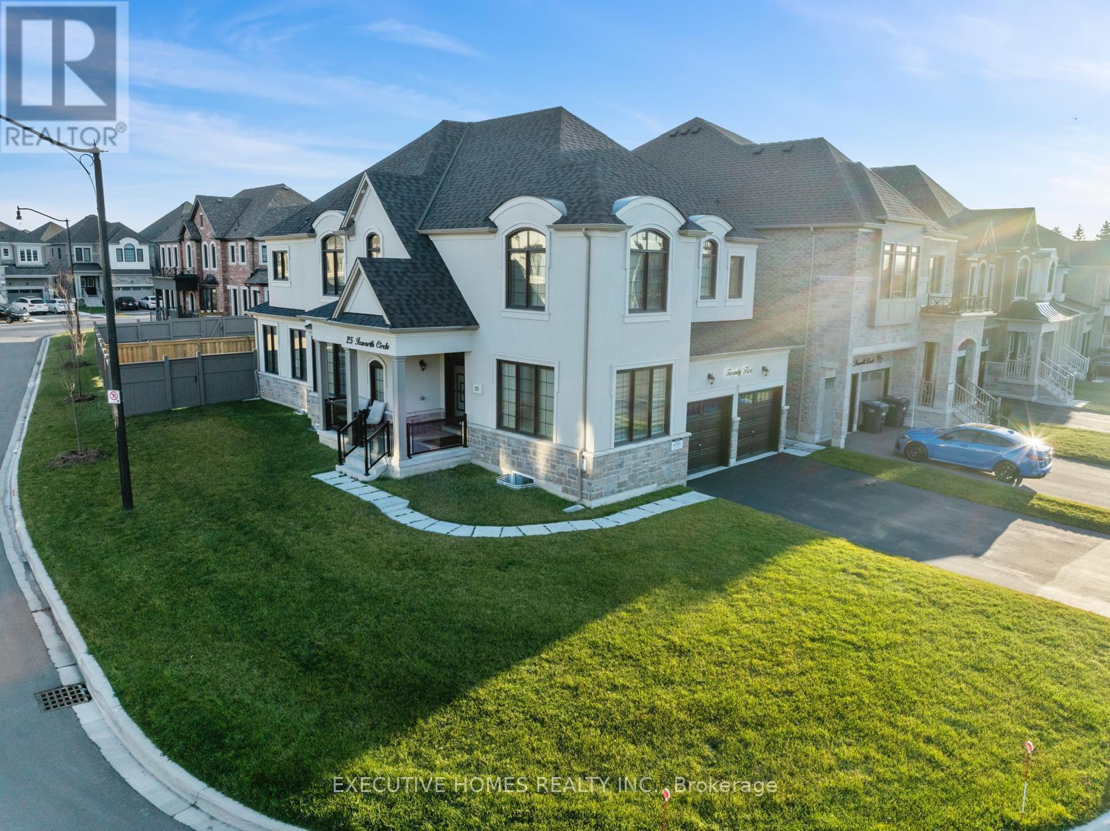 25 Ixworth Circle, Brampton (Bram West), Ontario  L6Y 6J8 - Photo 5 - W12211030
