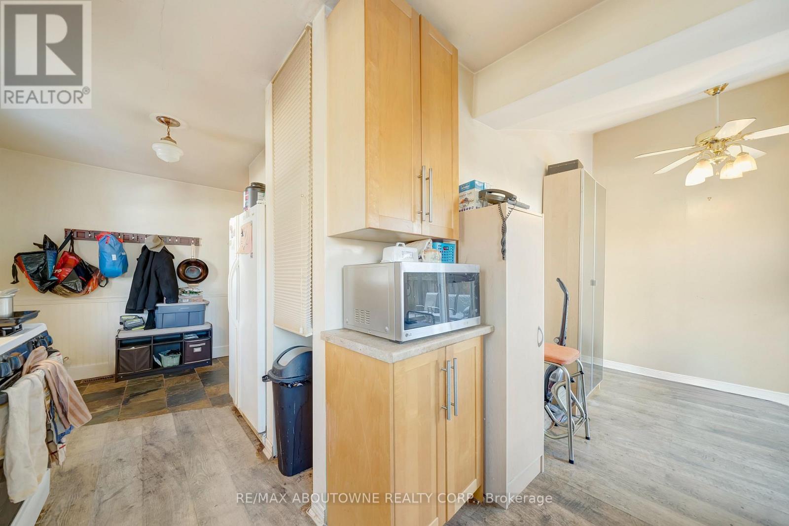 47 Stewart Street, Oakville (Co Central), Ontario  L6K 1X6 - Photo 12 - W12211033