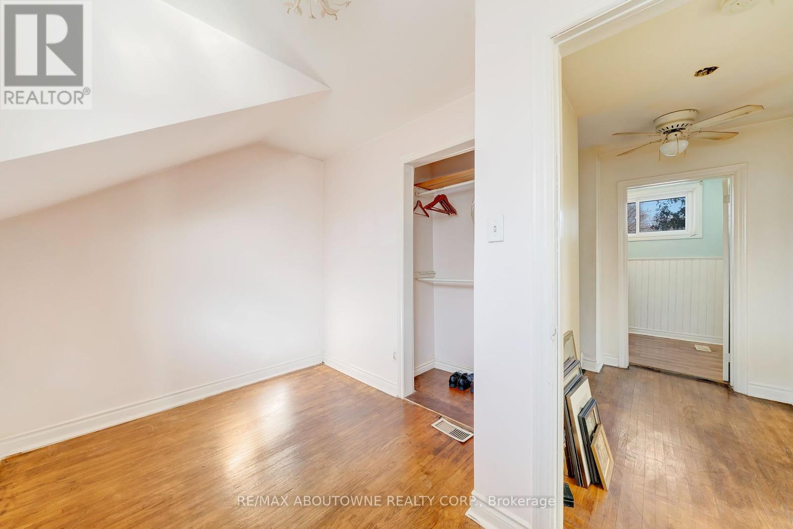 47 Stewart Street, Oakville (Co Central), Ontario  L6K 1X6 - Photo 17 - W12211033