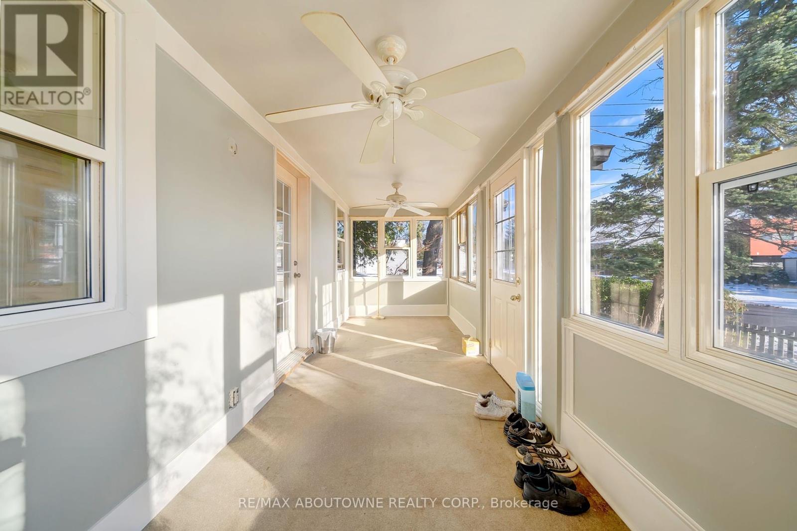 47 Stewart Street, Oakville (Co Central), Ontario  L6K 1X6 - Photo 5 - W12211033