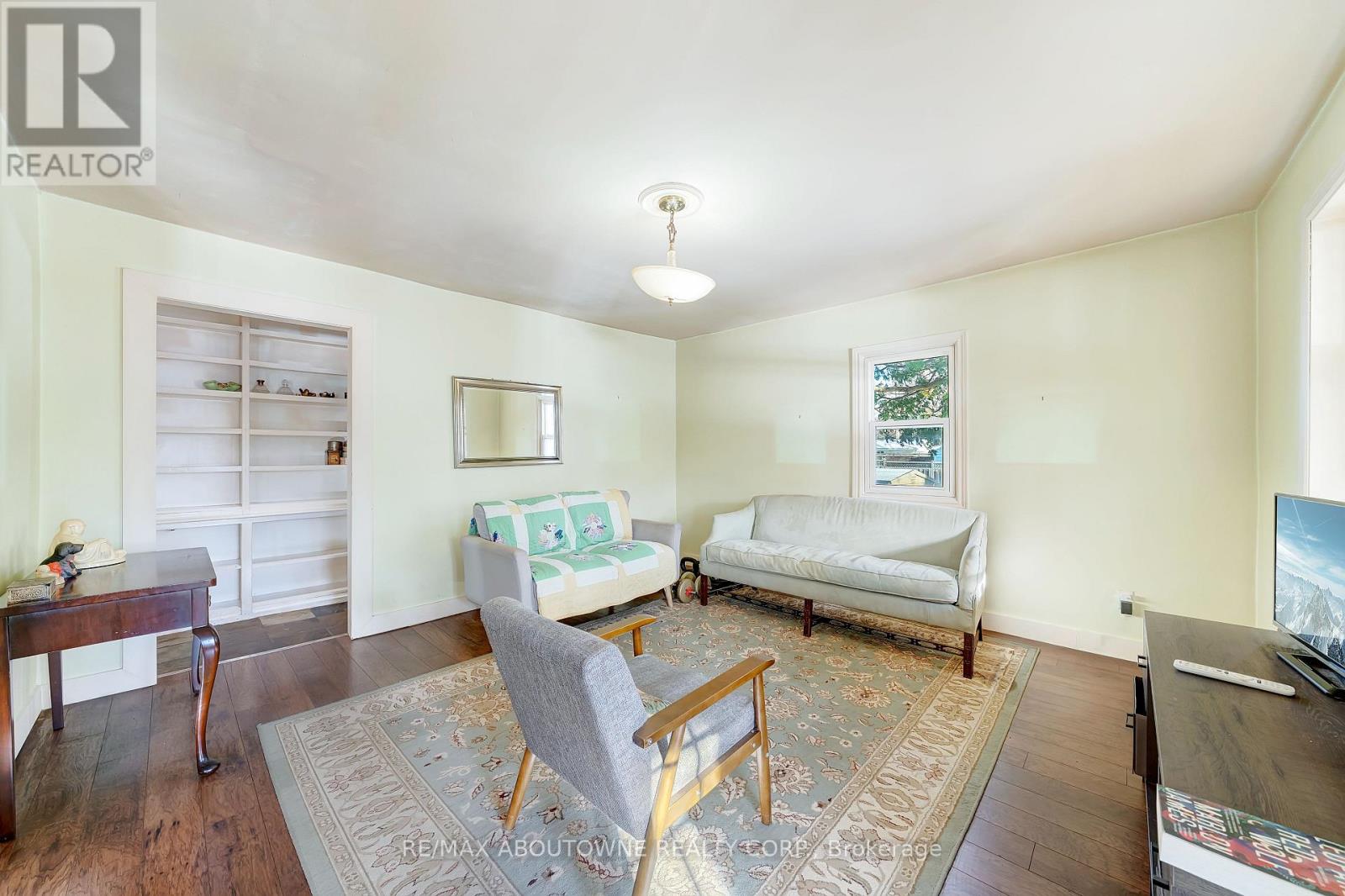 47 Stewart Street, Oakville (Co Central), Ontario  L6K 1X6 - Photo 6 - W12211033