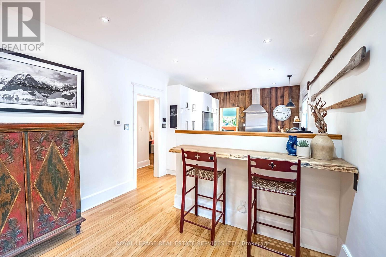 39 Eighth Street, Toronto (New Toronto), Ontario  M8V 3C2 - Photo 8 - W12211038