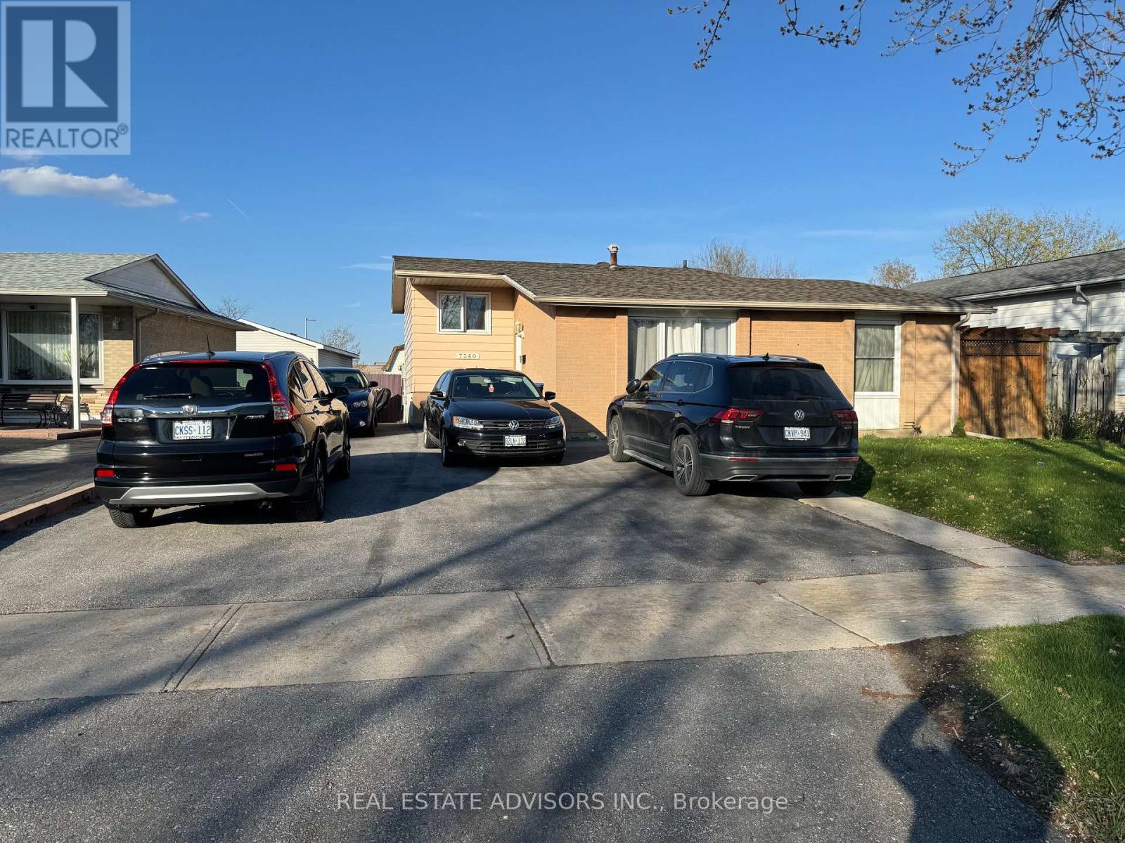 7360 Manion Road, Mississauga (Malton), Ontario  L4T 2K6 - Photo 1 - W12211051