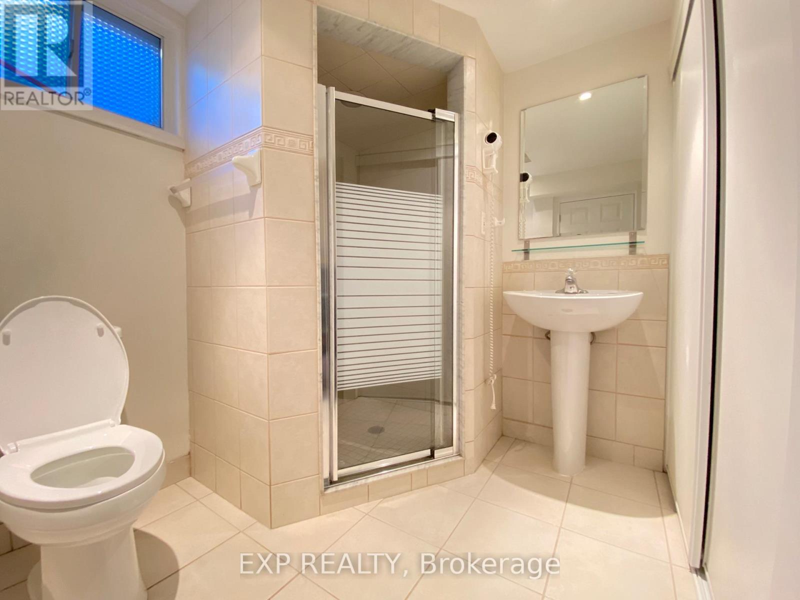 315 Montego Road, Mississauga (Cooksville), Ontario  L5B 1C6 - Photo 12 - W12211054