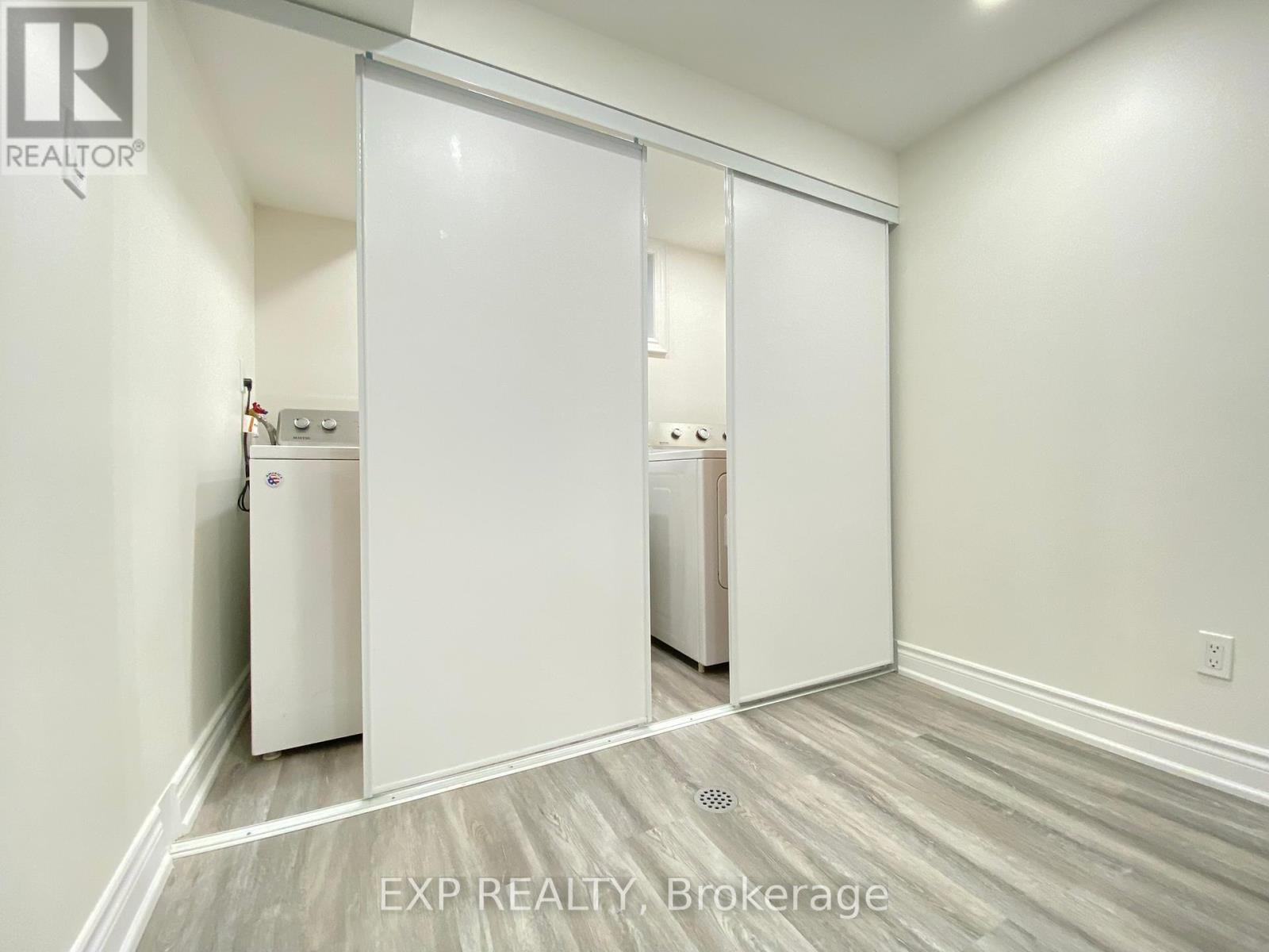 315 Montego Road, Mississauga (Cooksville), Ontario  L5B 1C6 - Photo 15 - W12211054