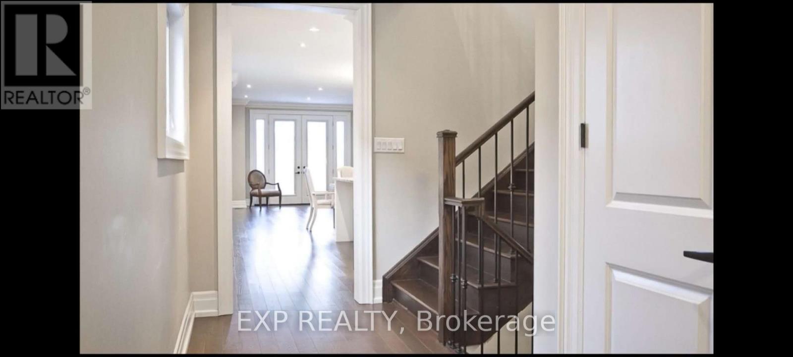 1033 Shaw Drive, Mississauga (Lakeview), Ontario  L5G 3Z3 - Photo 8 - W12211082
