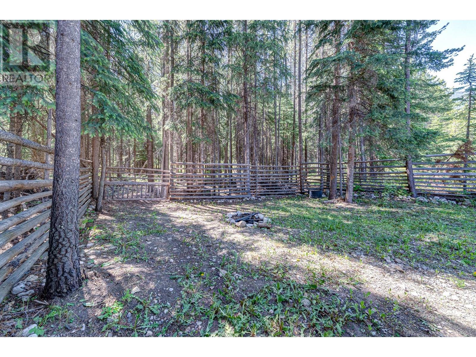 1771 Niagara Crescent, Elkford, British Columbia  V0B 1H0 - Photo 26 - 10351688