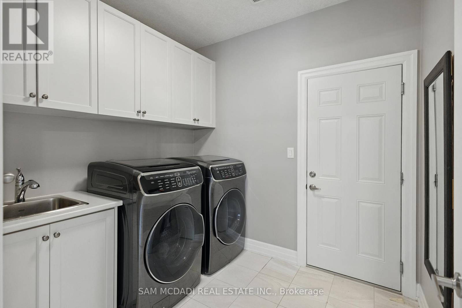 920 Pondcliffe Drive, Kitchener, Ontario  N2R 0M9 - Photo 18 - X12210985