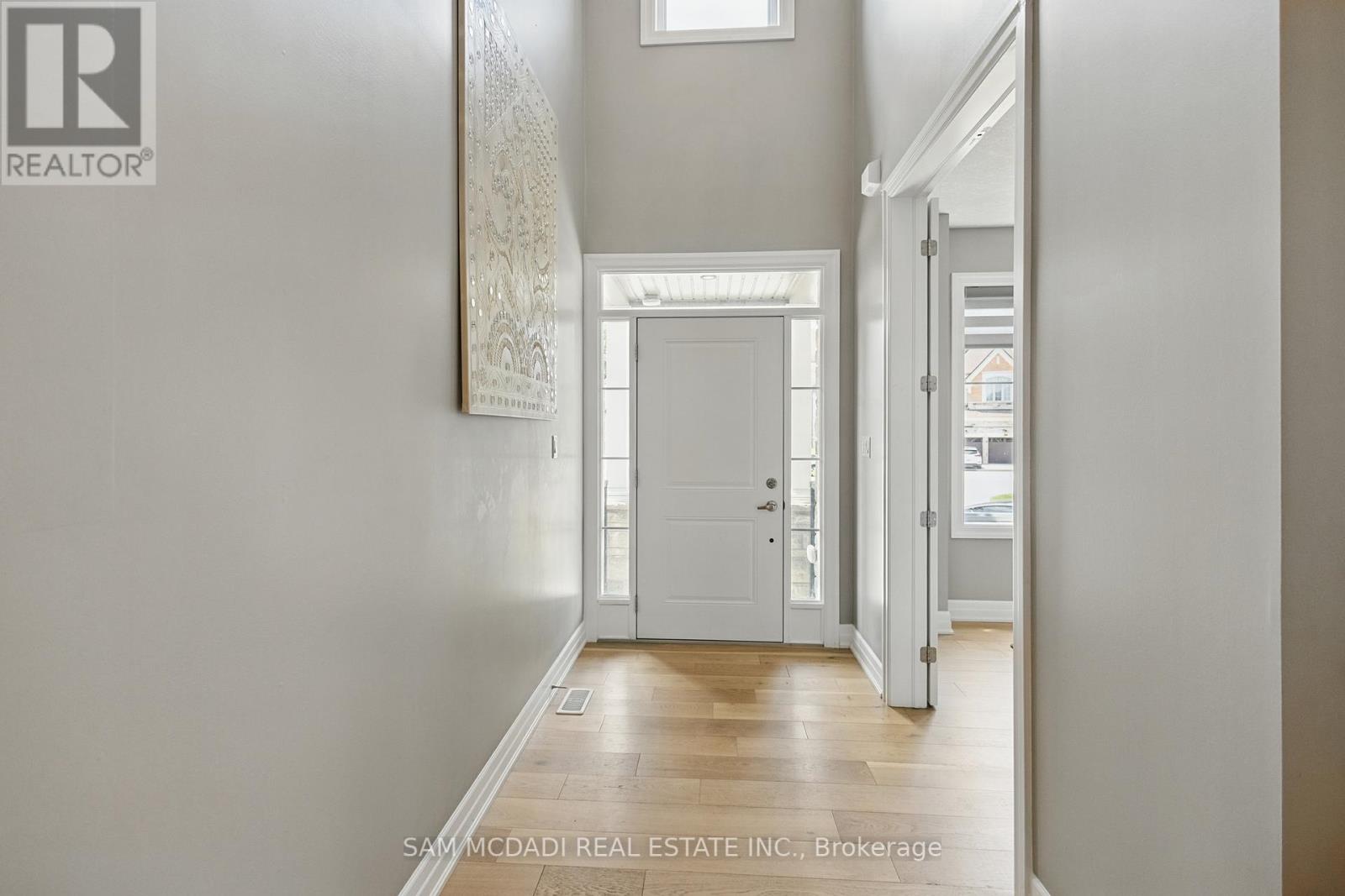 920 Pondcliffe Drive, Kitchener, Ontario  N2R 0M9 - Photo 3 - X12210985