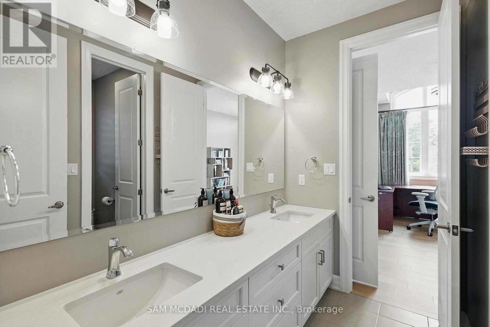 920 Pondcliffe Drive, Kitchener, Ontario  N2R 0M9 - Photo 30 - X12210985