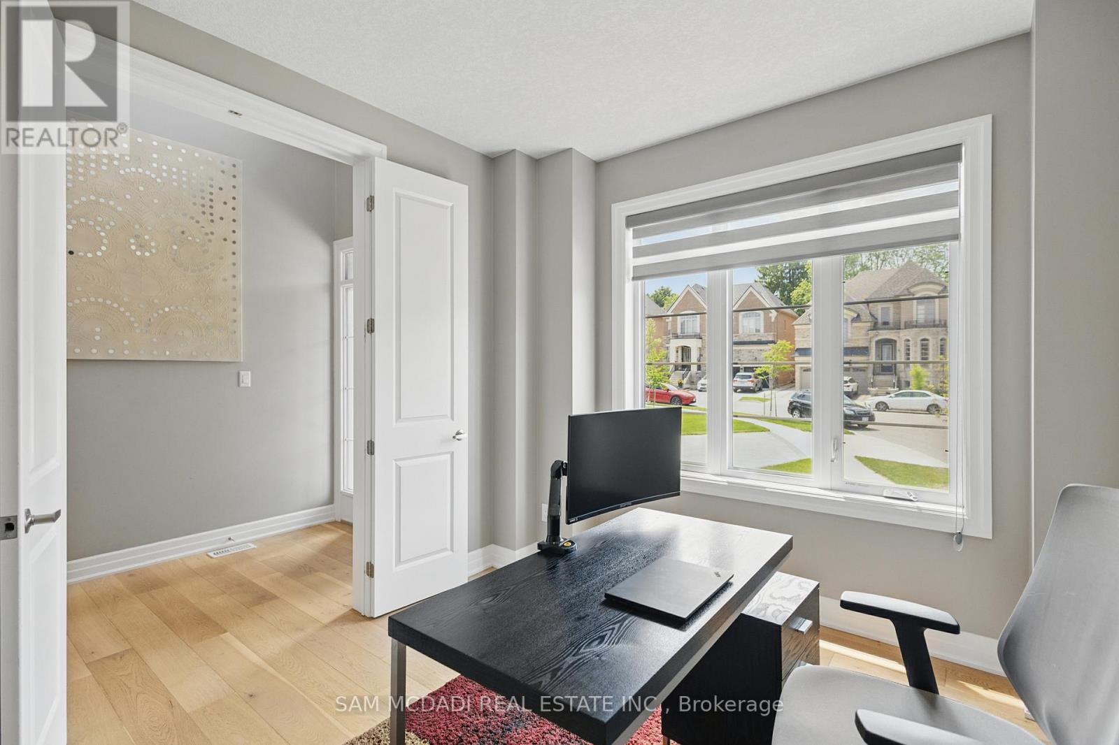 920 Pondcliffe Drive, Kitchener, Ontario  N2R 0M9 - Photo 4 - X12210985
