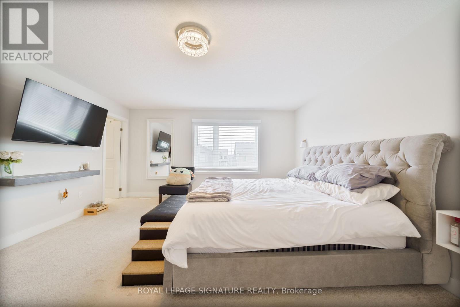533 Chelton Road, London South (South U), Ontario  N6M 0H9 - Photo 14 - X12211072