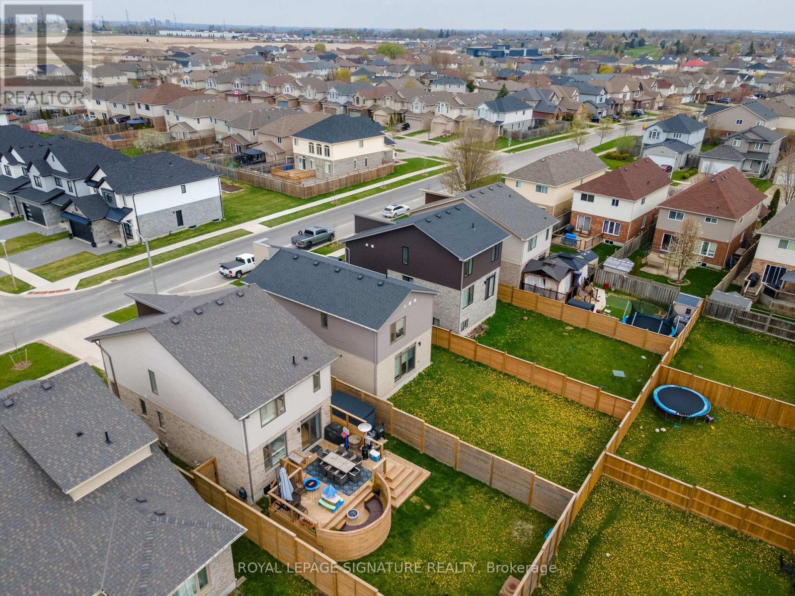 533 Chelton Road, London South (South U), Ontario  N6M 0H9 - Photo 32 - X12211072