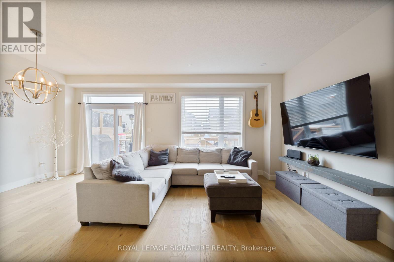 533 Chelton Road, London South (South U), Ontario  N6M 0H9 - Photo 6 - X12211072