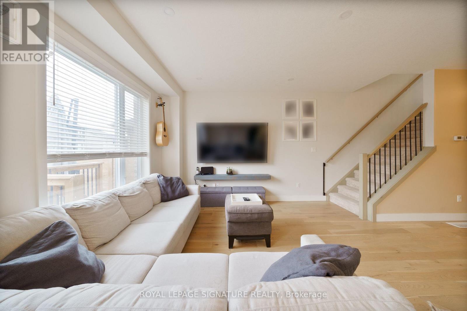 533 Chelton Road, London South (South U), Ontario  N6M 0H9 - Photo 8 - X12211072