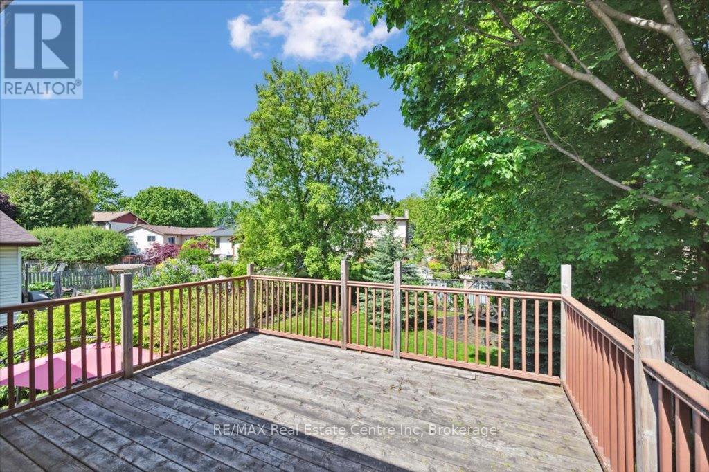 9 Pauline Place, Guelph (Willow West/sugarbush/west Acres), Ontario  N1H 7P3 - Photo 10 - X12211123